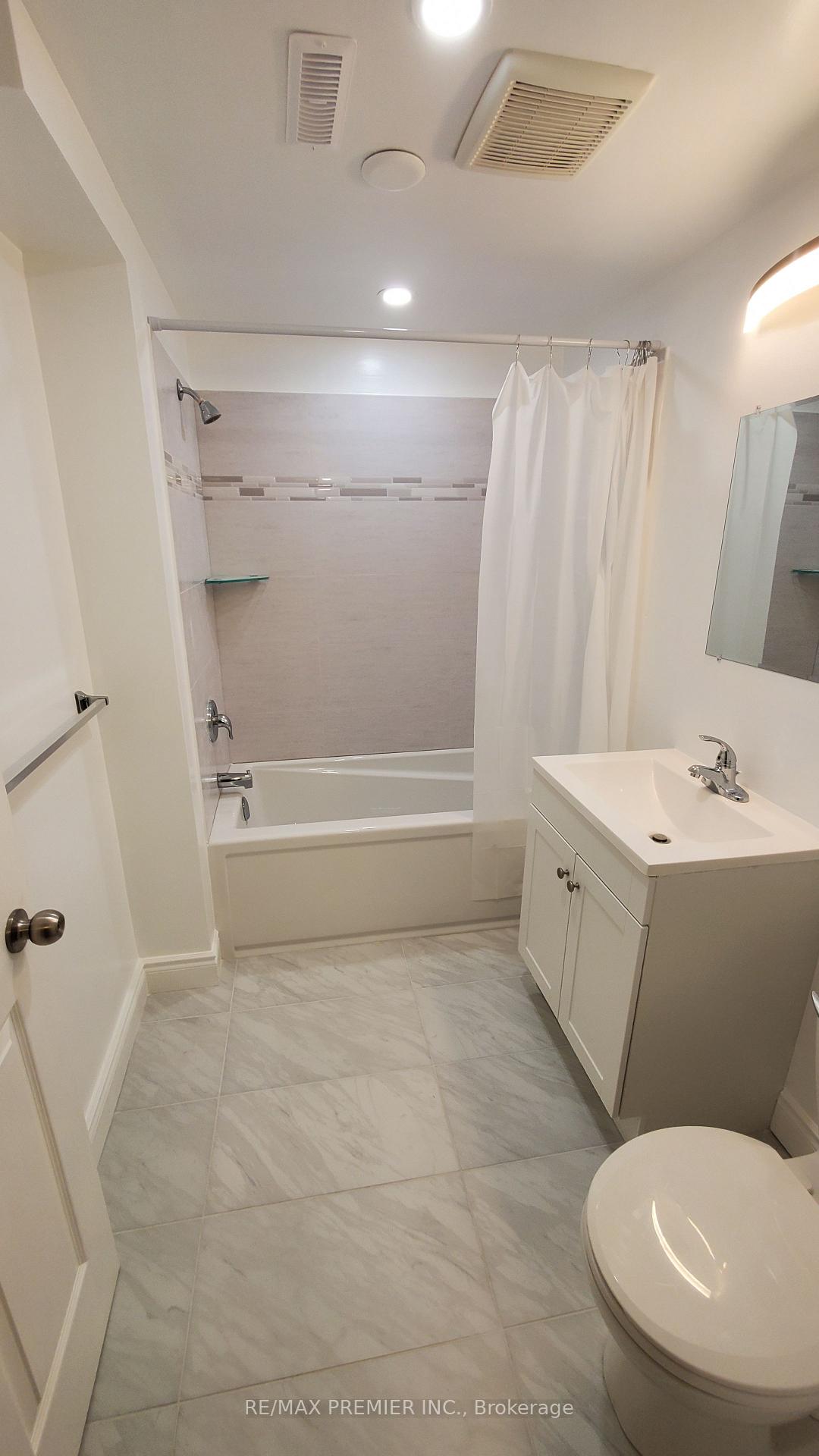 Photo 19 of Unit Bsmt, 77 Fox Run, Barrie, Letitia Heights — HOMEH