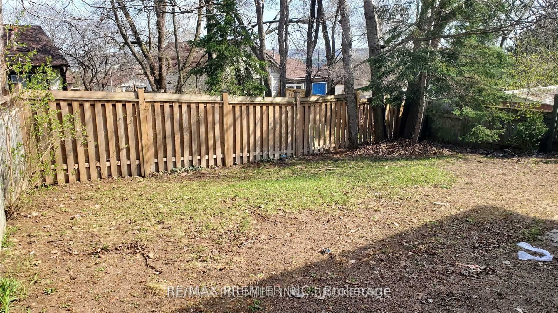 Photo 25 of Unit Bsmt, 77 Fox Run, Barrie, Letitia Heights — HOMEH