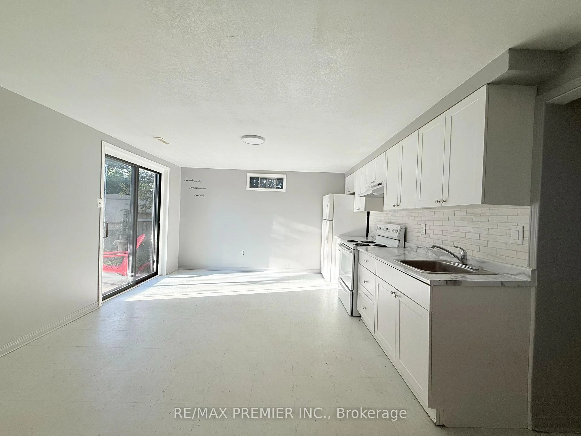 Photo 14 of Unit Bsmt, 77 Fox Run, Barrie, Letitia Heights — HOMEH