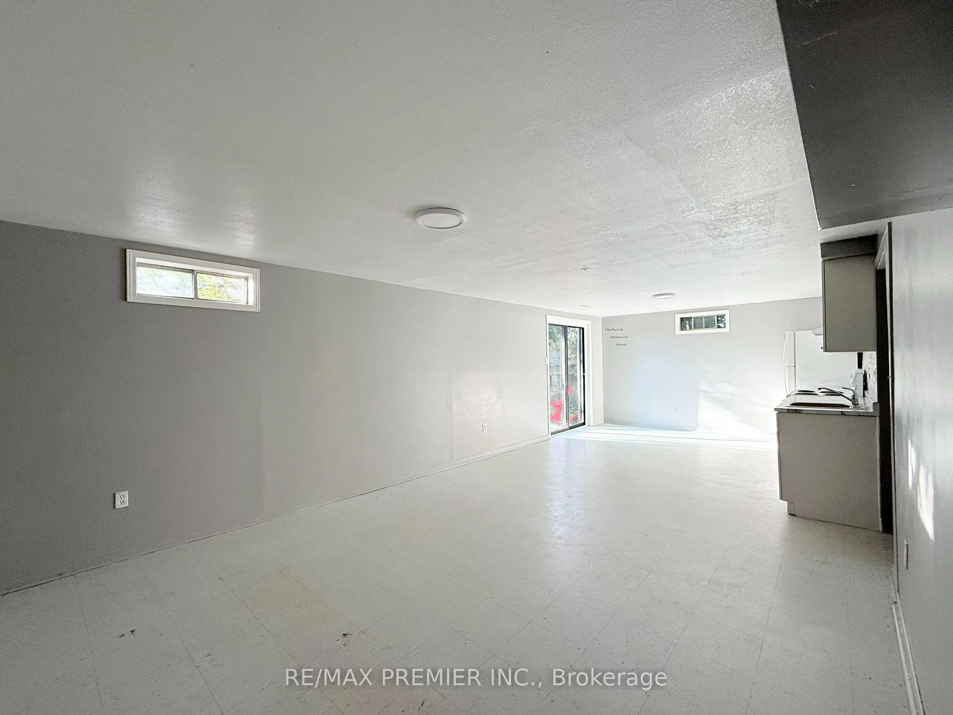 Photo 16 of Unit Bsmt, 77 Fox Run, Barrie, Letitia Heights — HOMEH