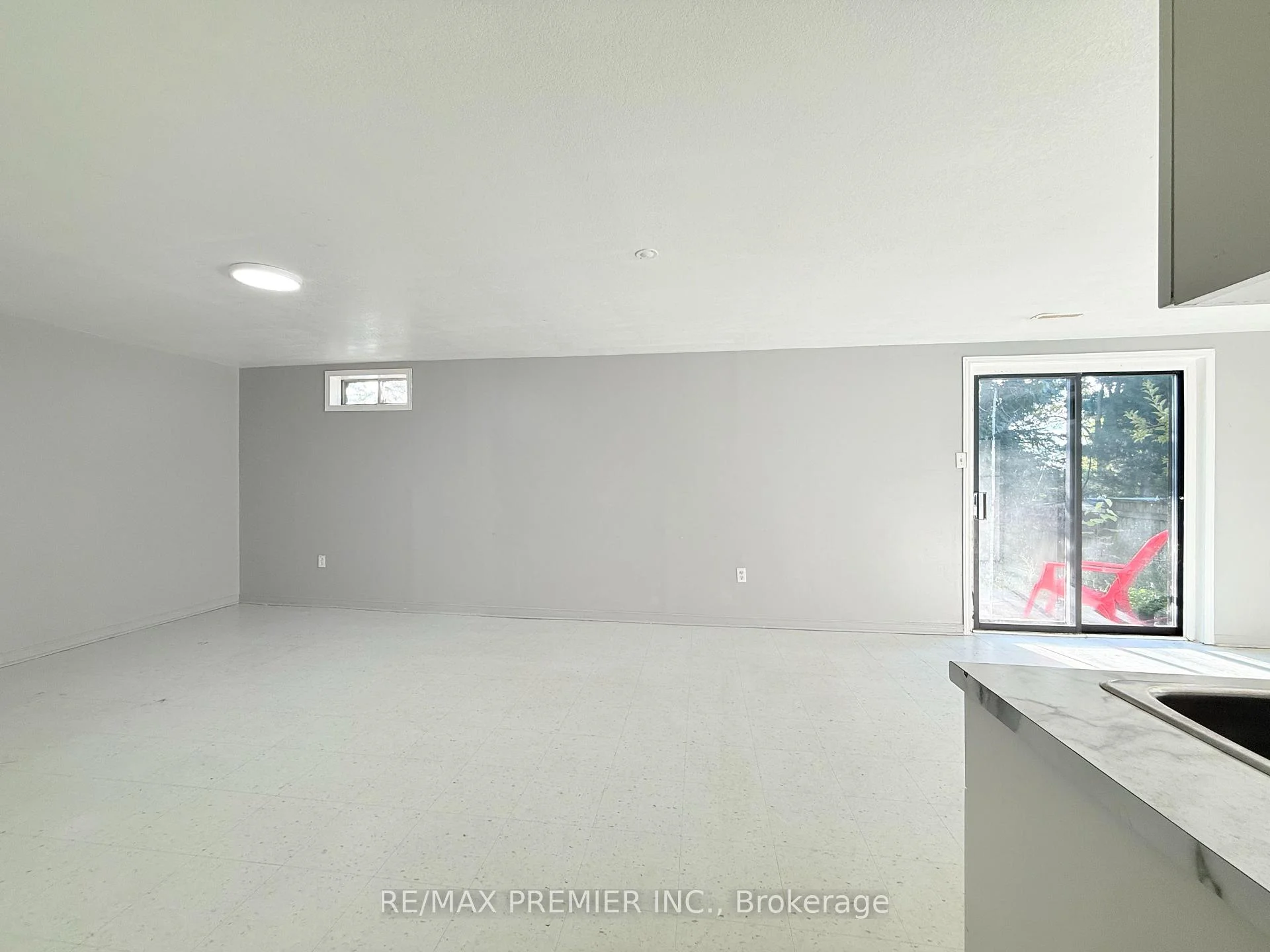 Photo 18 of Unit Bsmt, 77 Fox Run, Barrie, Letitia Heights — HOMEH