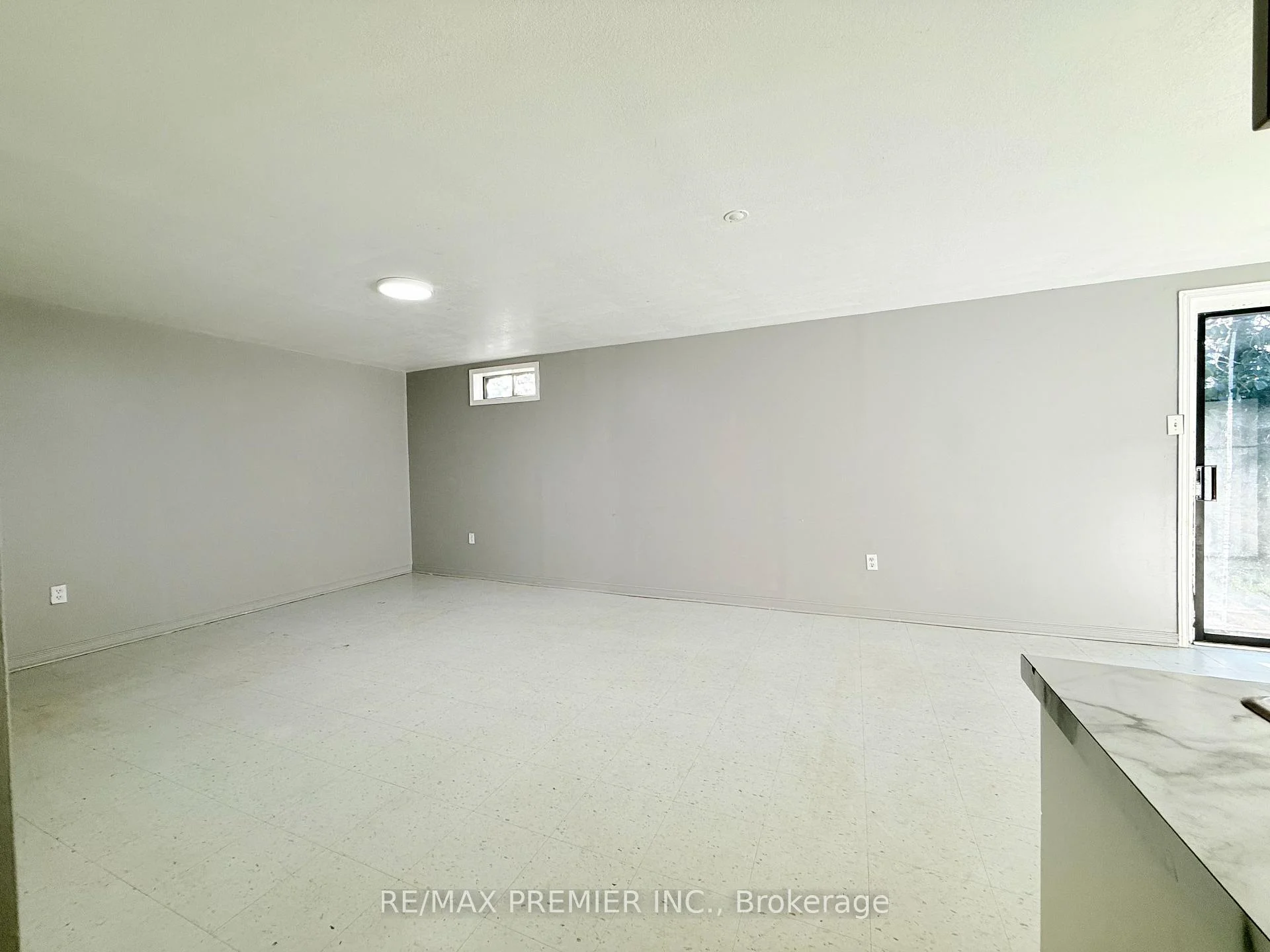 Photo 22 of Unit Bsmt, 77 Fox Run, Barrie, Letitia Heights — HOMEH