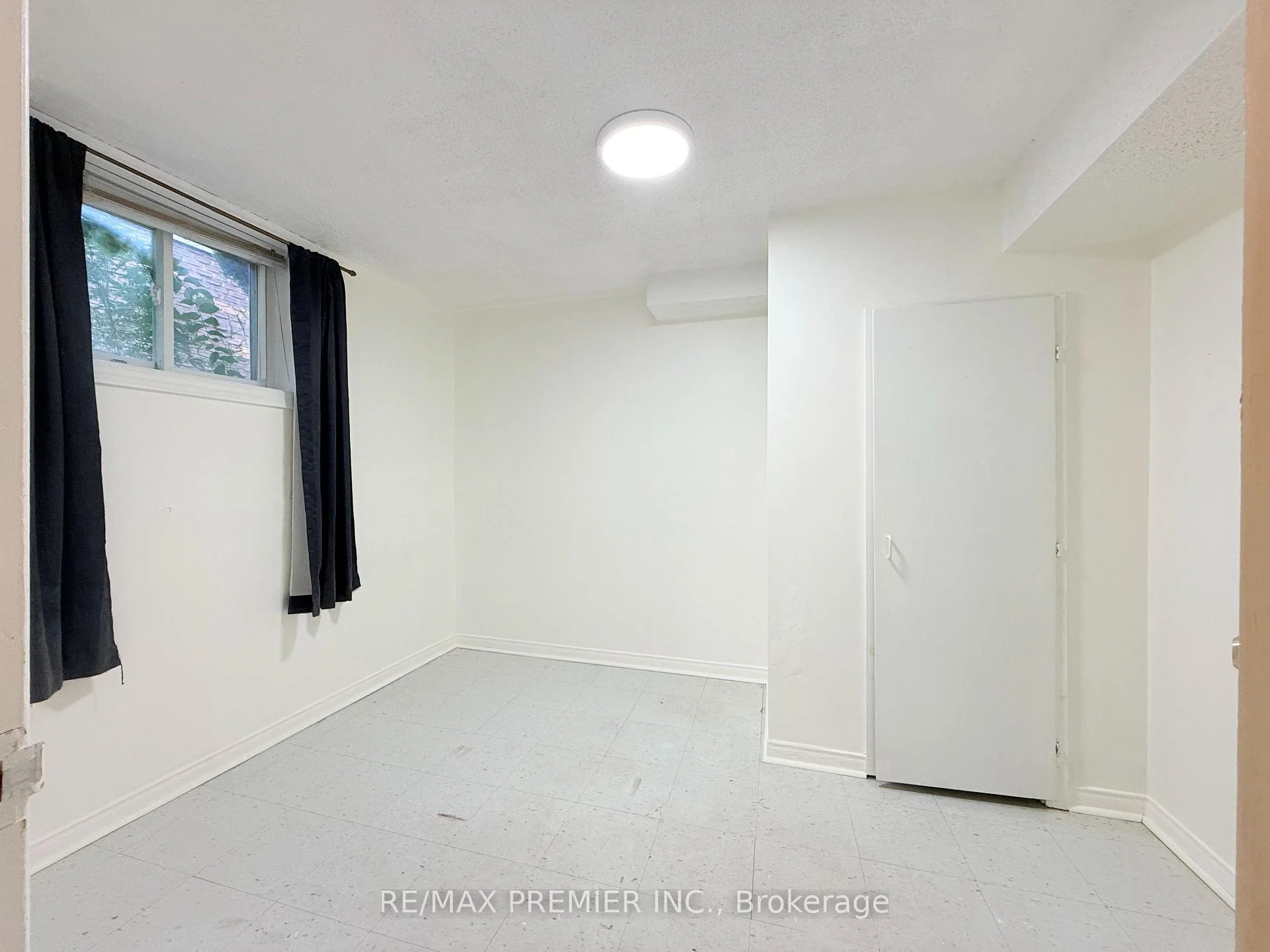 Photo 30 of Unit Bsmt, 77 Fox Run, Barrie, Letitia Heights — HOMEH