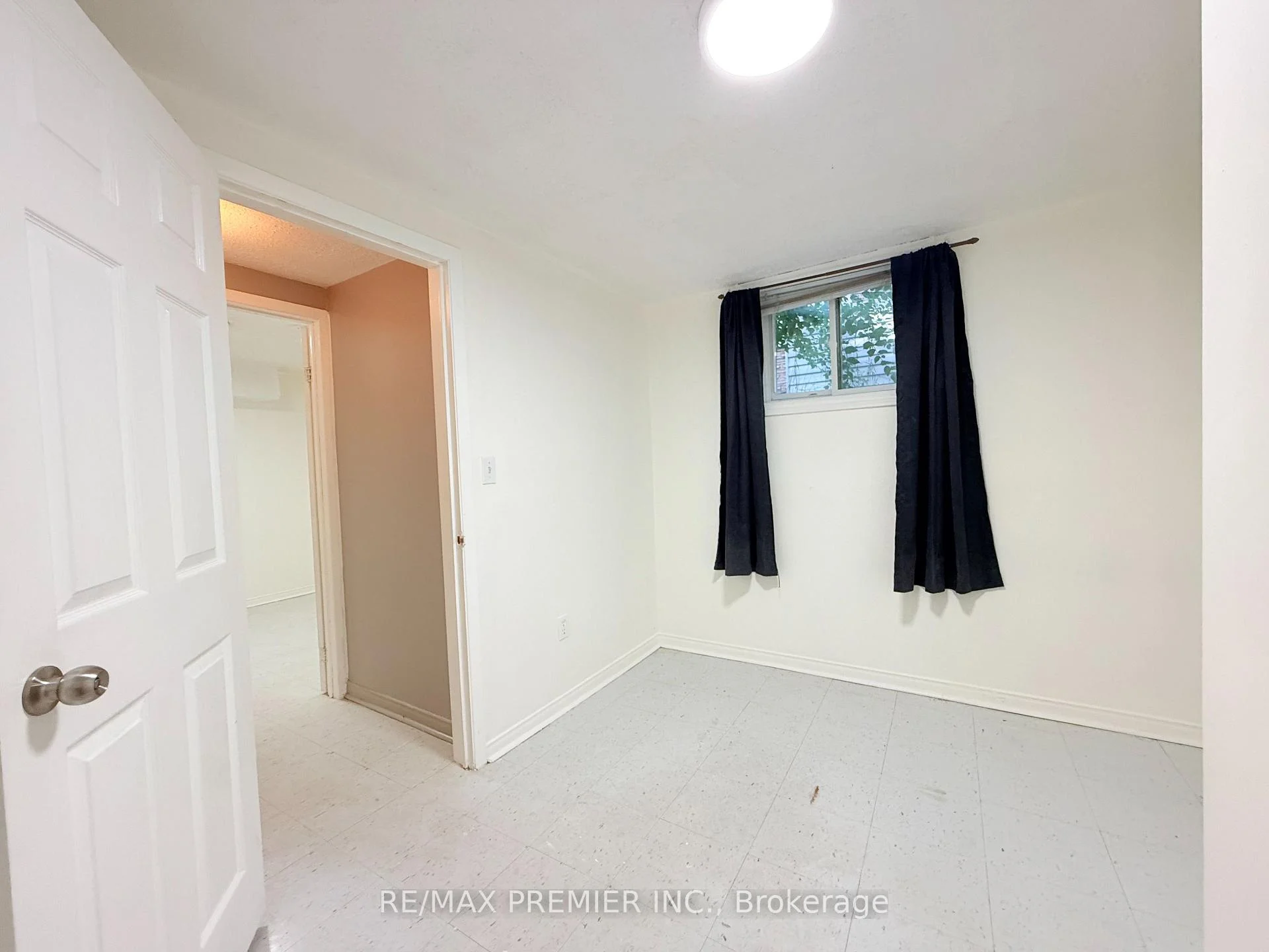 Photo 31 of Unit Bsmt, 77 Fox Run, Barrie, Letitia Heights — HOMEH