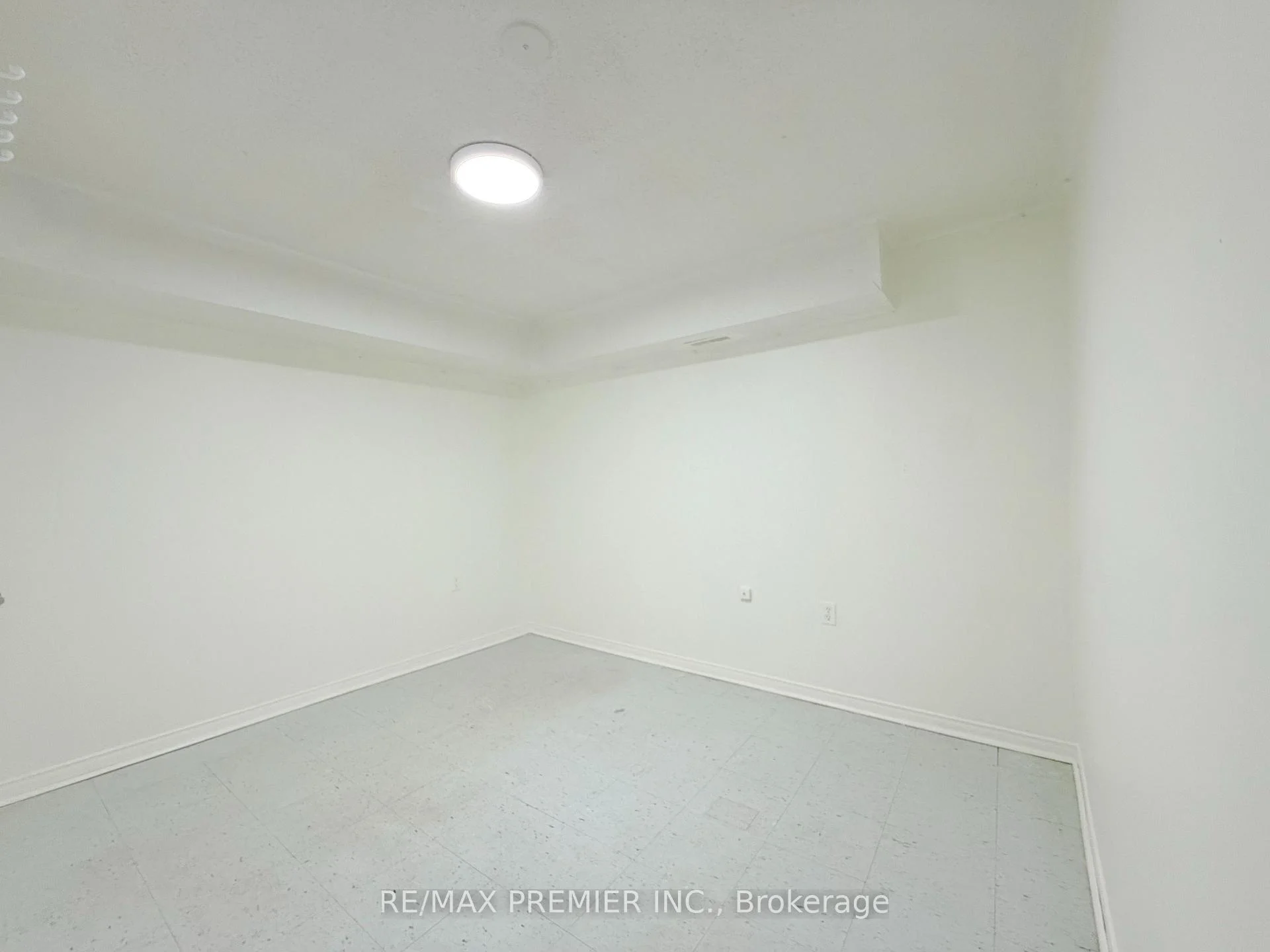 Photo 34 of Unit Bsmt, 77 Fox Run, Barrie, Letitia Heights — HOMEH