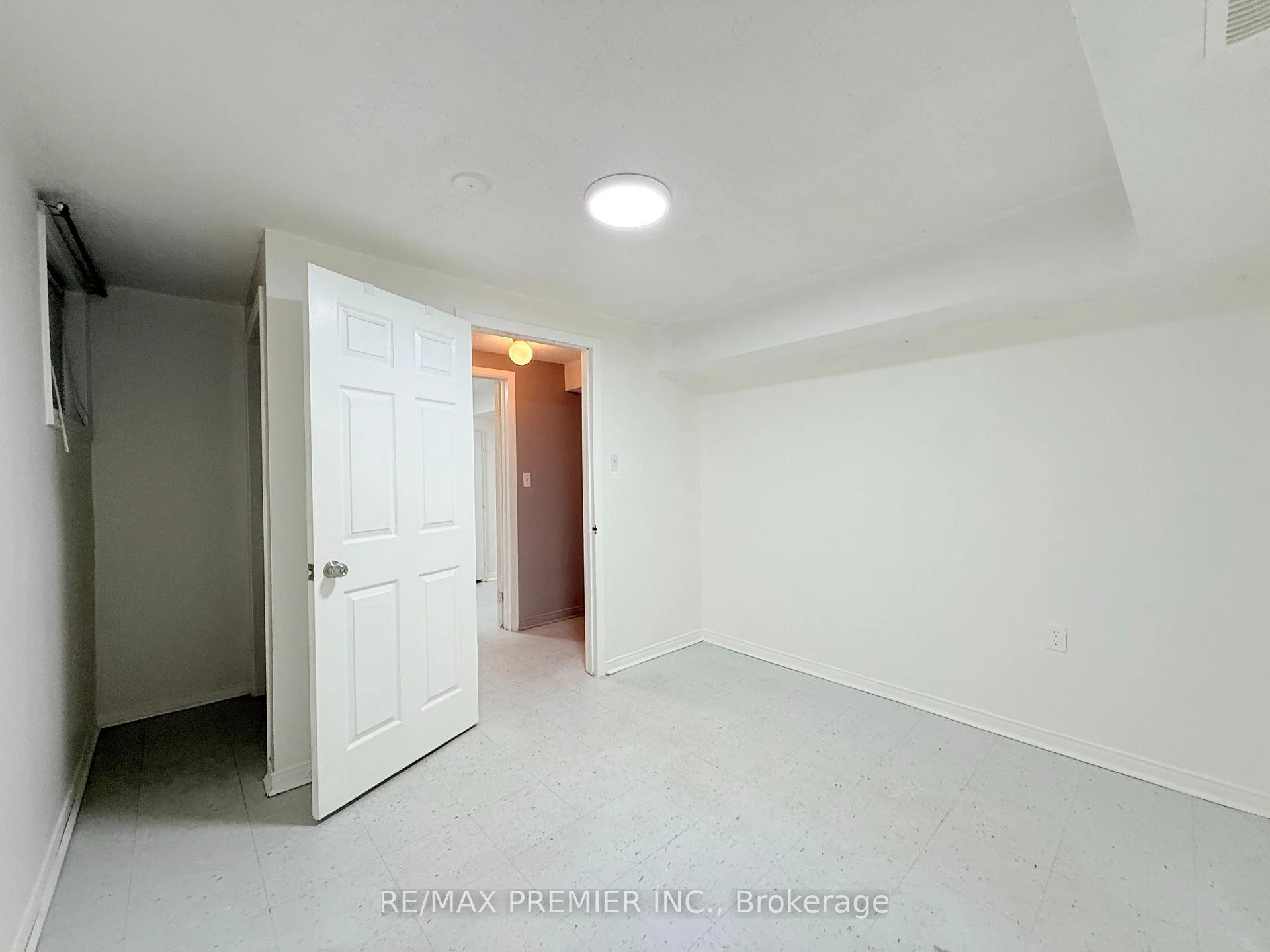 Photo 36 of Unit Bsmt, 77 Fox Run, Barrie, Letitia Heights — HOMEH