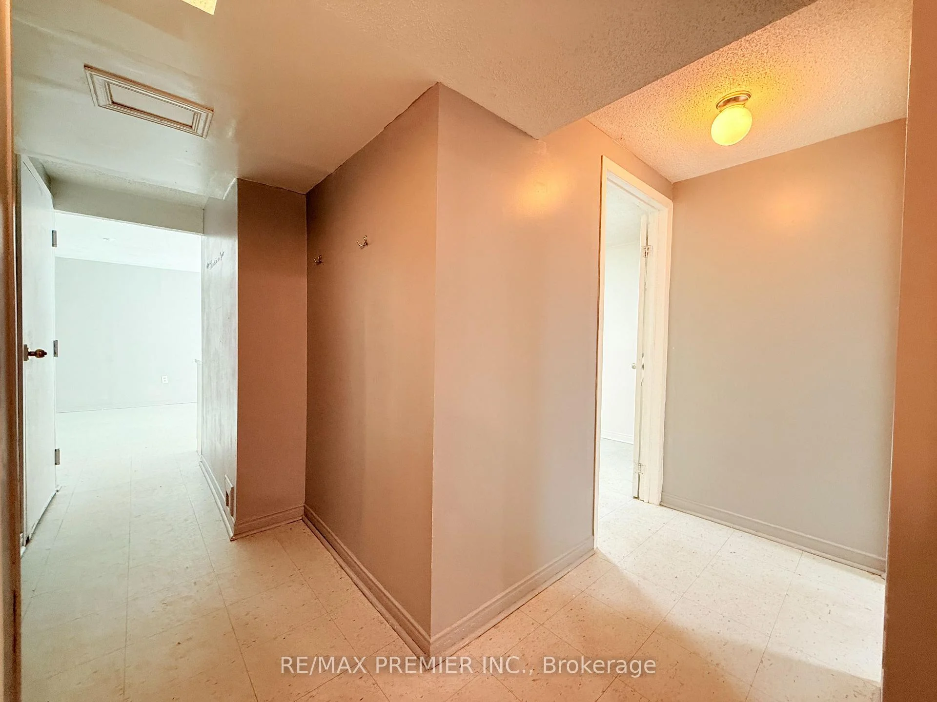 Photo 38 of Unit Bsmt, 77 Fox Run, Barrie, Letitia Heights — HOMEH