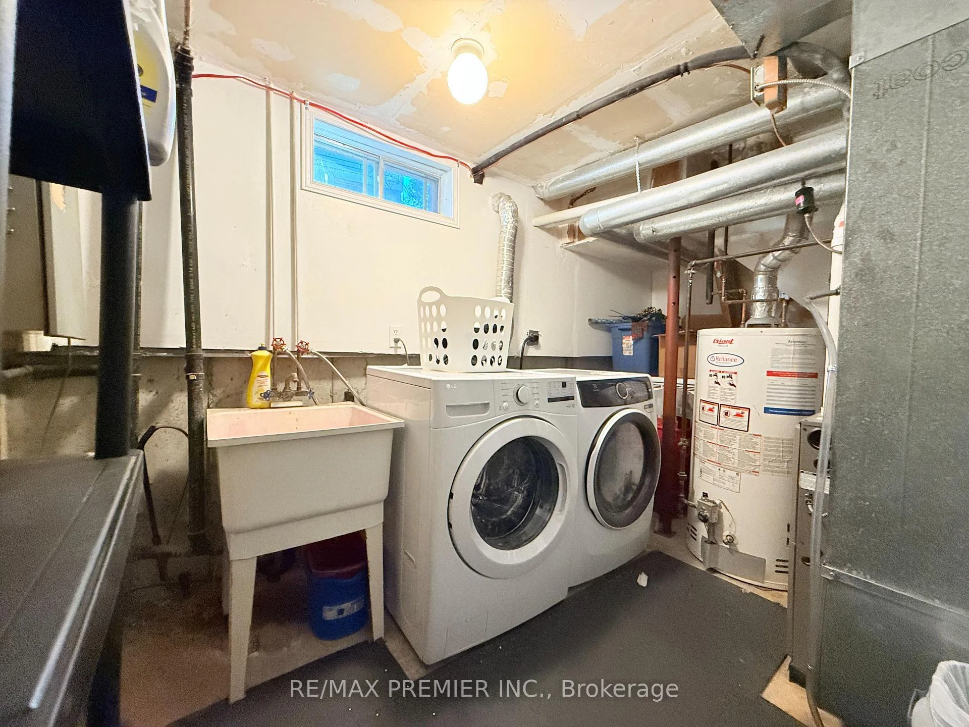 Photo 42 of Unit Bsmt, 77 Fox Run, Barrie, Letitia Heights — HOMEH
