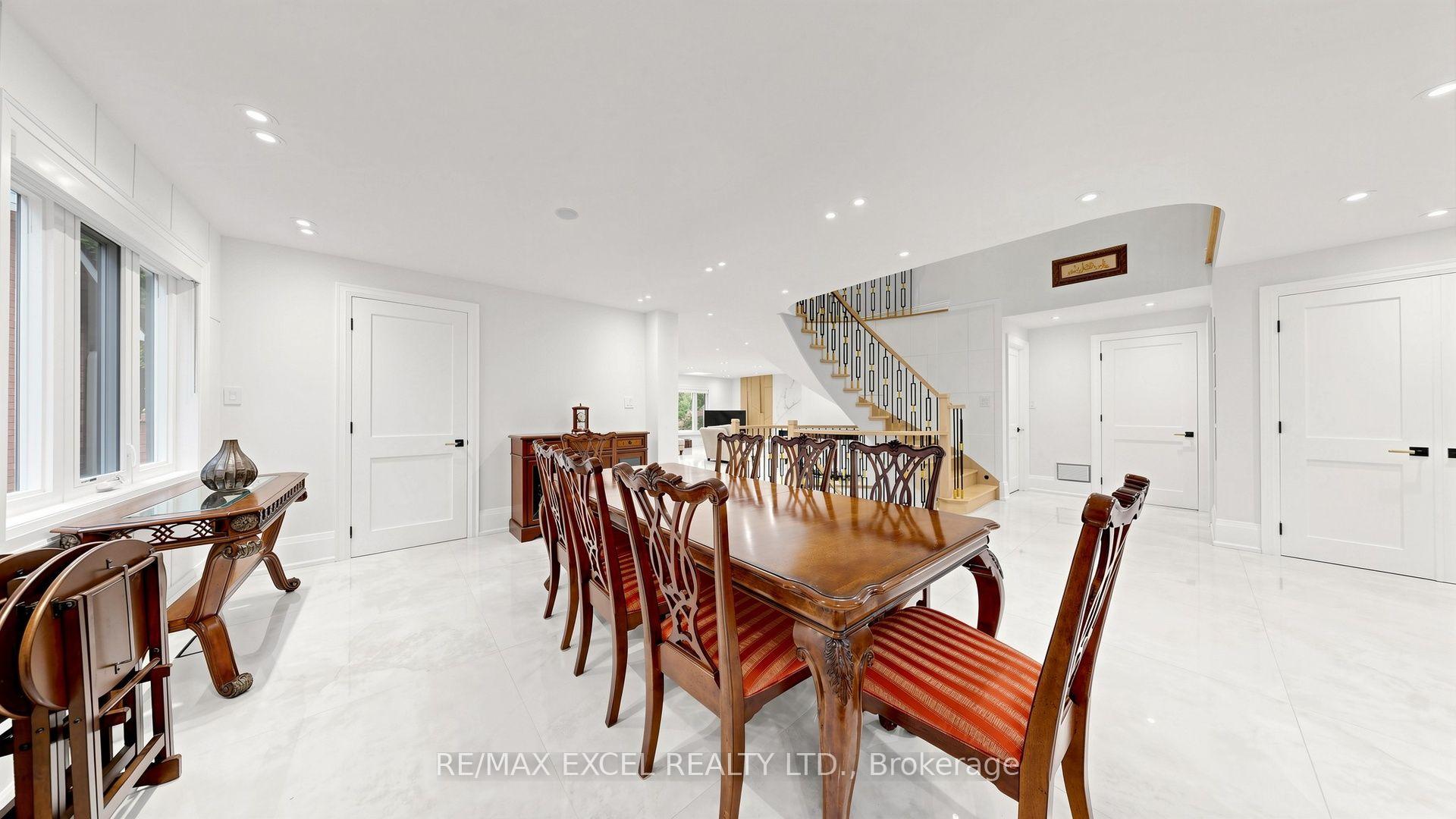 Photo 11 of 2B Trinity Crescent, Richmond Hill, Doncrest — HOMEH
