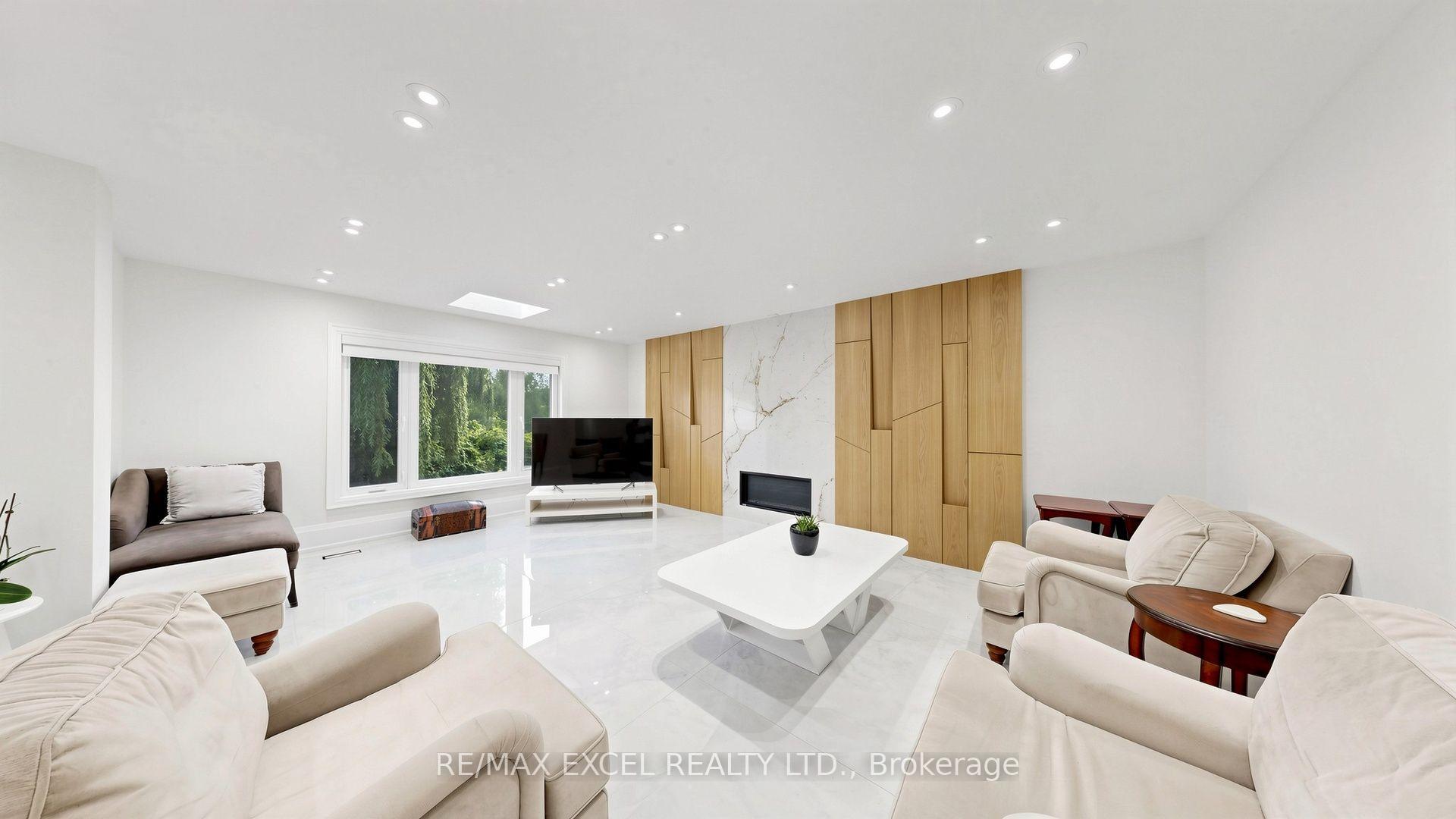 Photo 12 of 2B Trinity Crescent, Richmond Hill, Doncrest — HOMEH