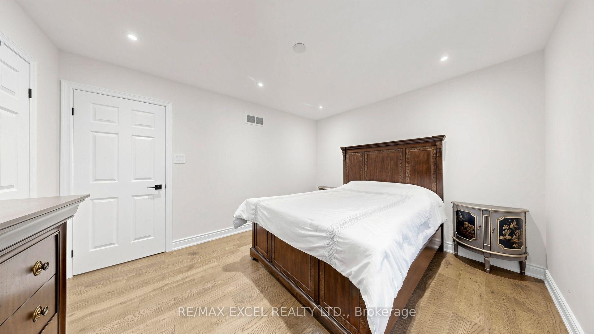 Photo 33 of 2B Trinity Crescent, Richmond Hill, Doncrest — HOMEH