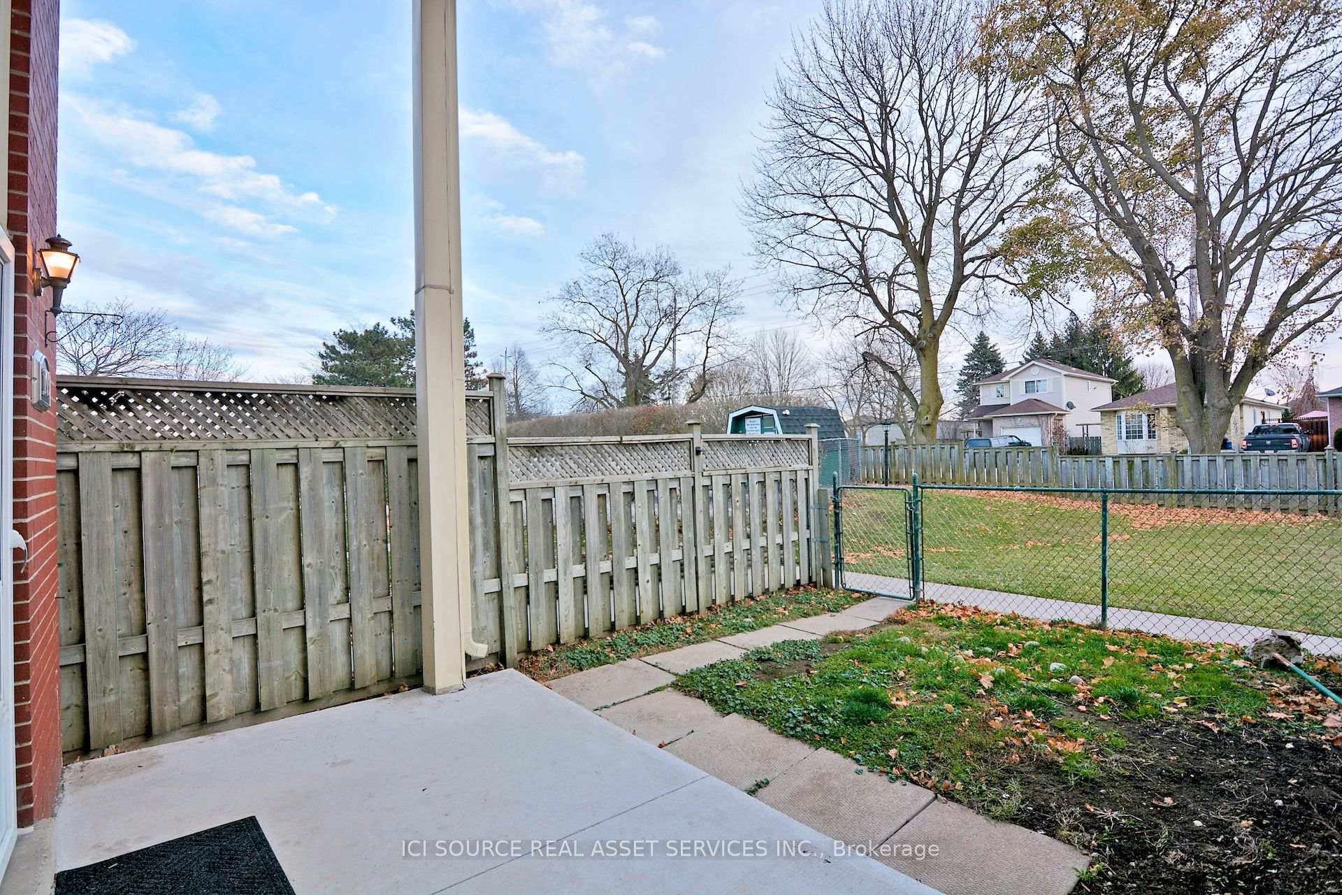 Photo 25 of 1010 Kipps Lane, London, East A — HOMEH