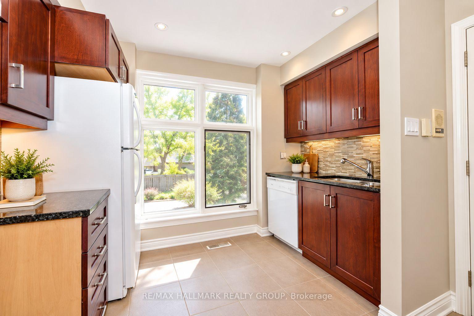 Photo 20 of 144 Springhurst Avenue, Ottawa, Ottawa East — HOMEH