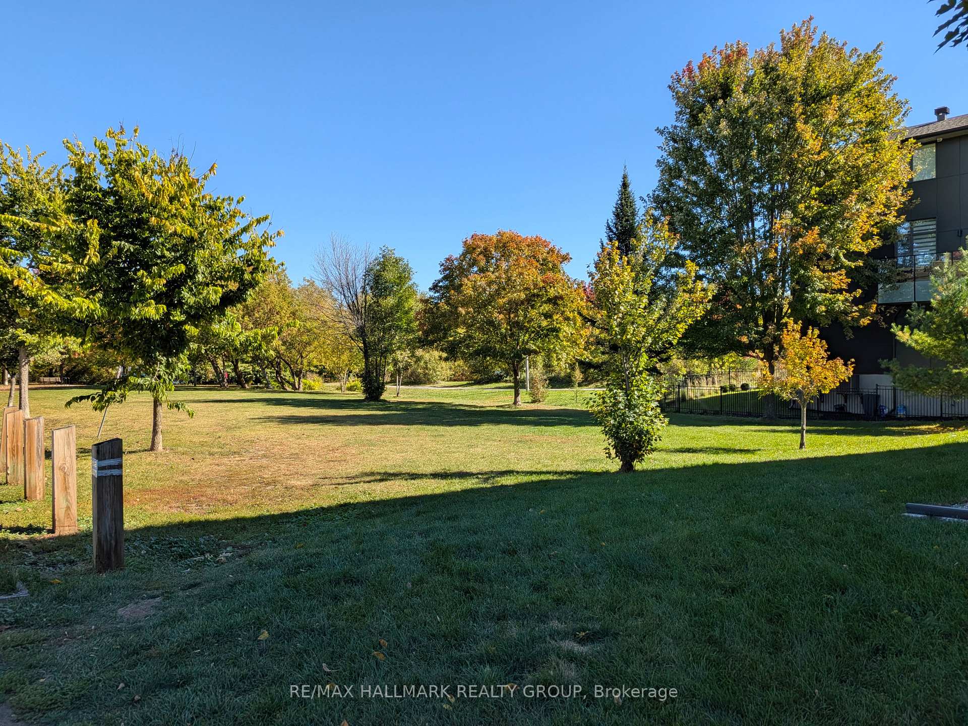 Photo 32 of 144 Springhurst Avenue, Ottawa, Ottawa East — HOMEH