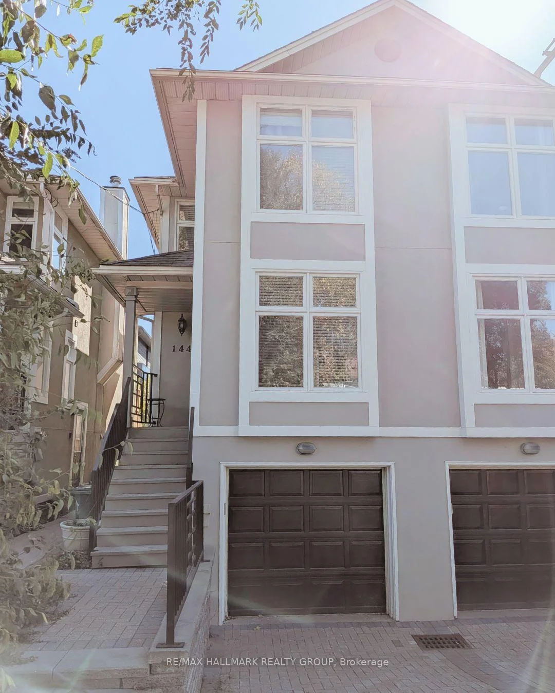 Photo 2 of 144 Springhurst Avenue, Ottawa, Ottawa East — HOMEH