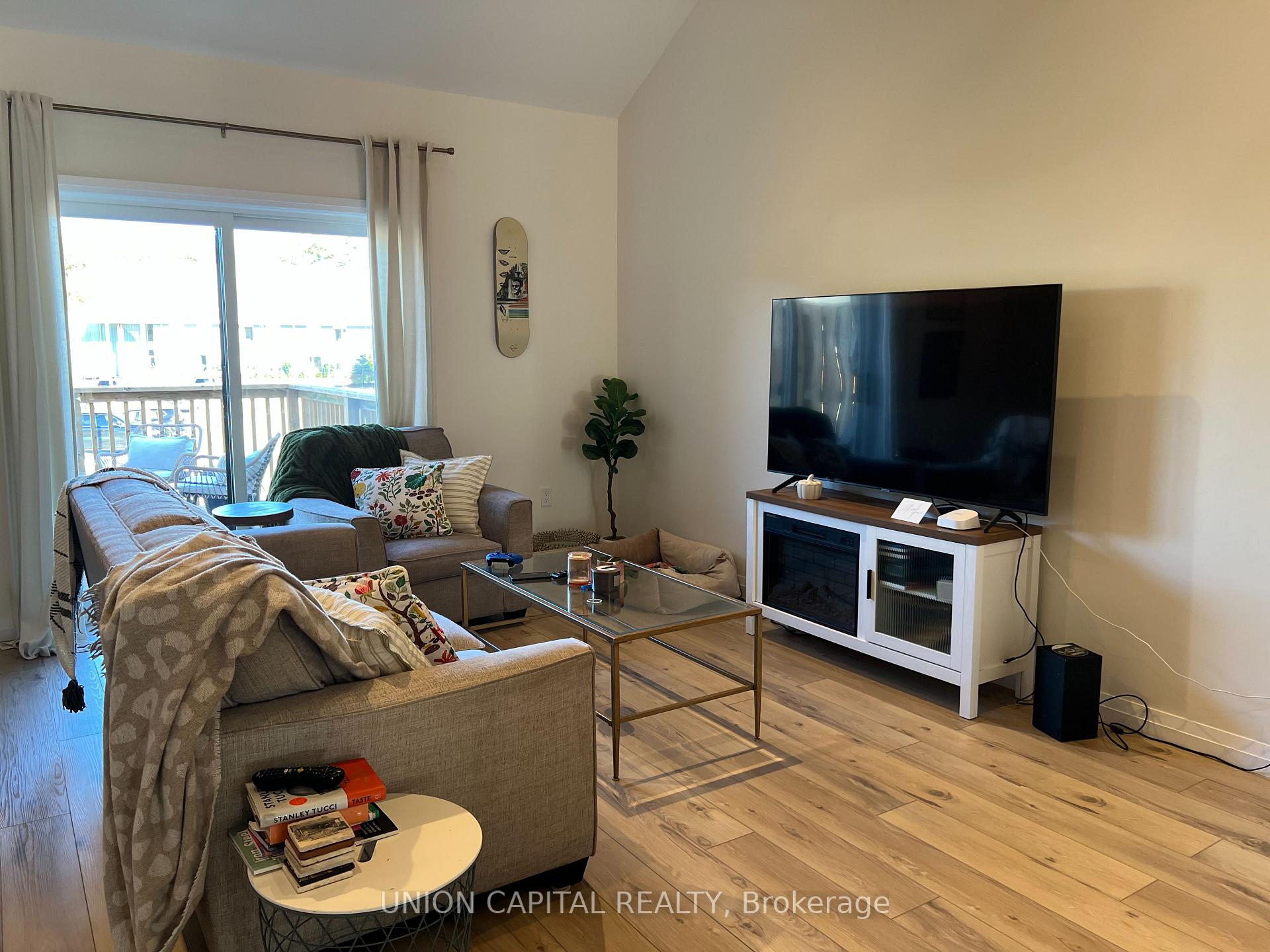 Photo 2 of 6 Painted Skimmer Place, Norfolk, Simcoe — HOMEH