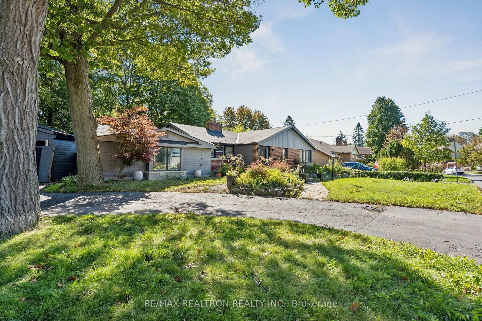 Photo 4 of 99 Midland Avenue, Scarborough, Cliffcrest — HOMEH