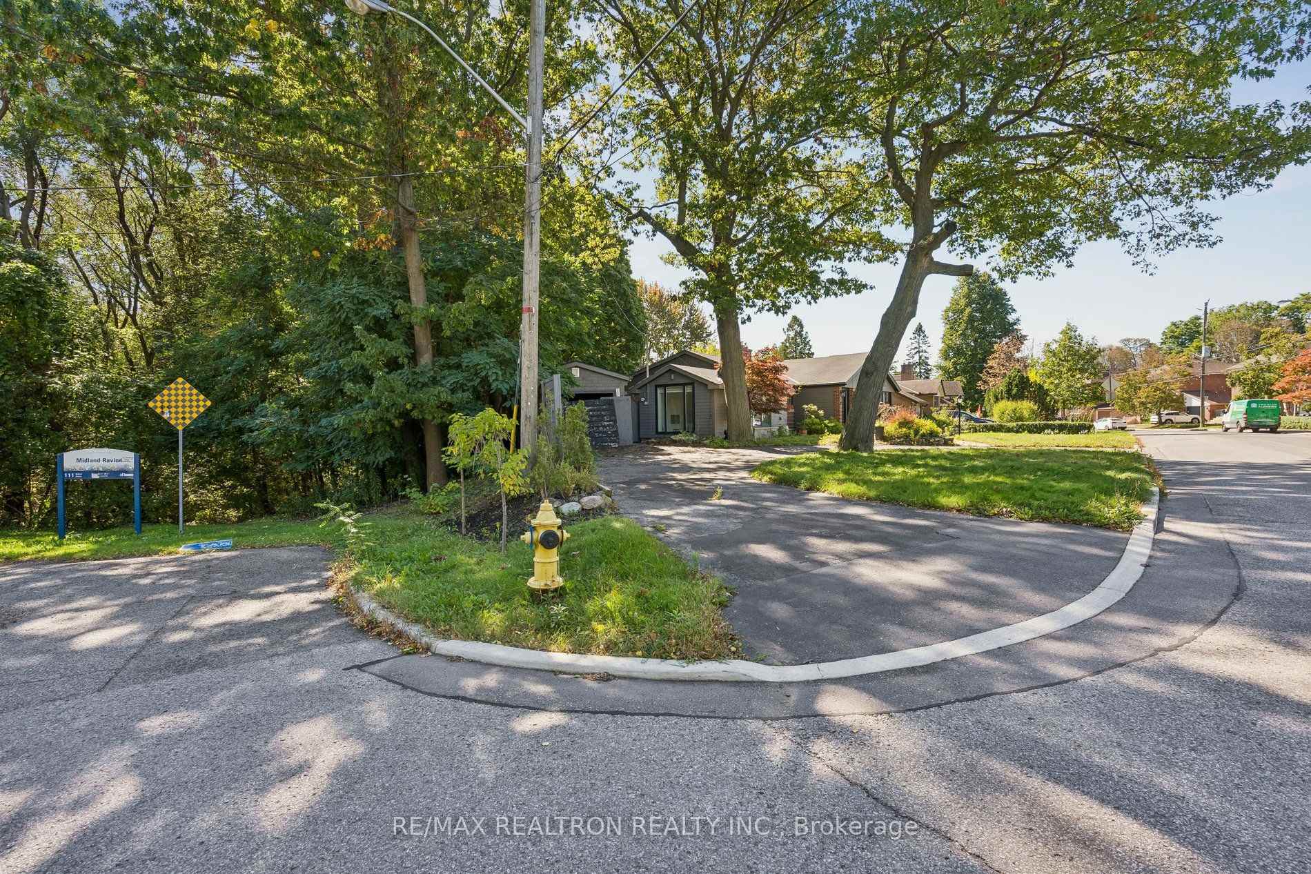Photo 6 of 99 Midland Avenue, Scarborough, Cliffcrest — HOMEH