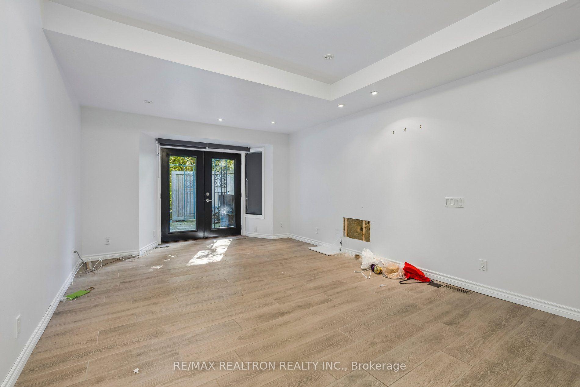 Photo 10 of 99 Midland Avenue, Scarborough, Cliffcrest — HOMEH