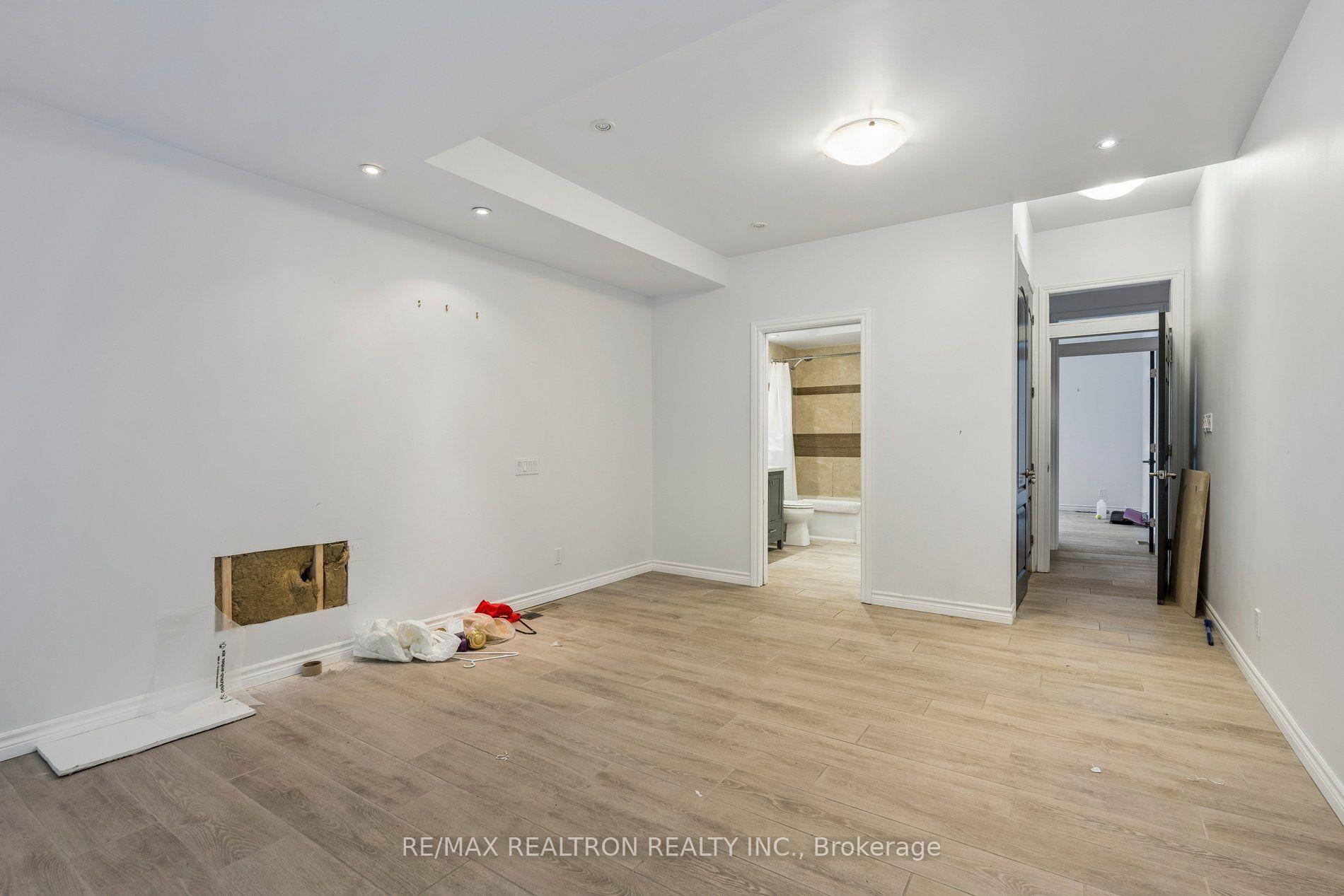 Photo 11 of 99 Midland Avenue, Scarborough, Cliffcrest — HOMEH