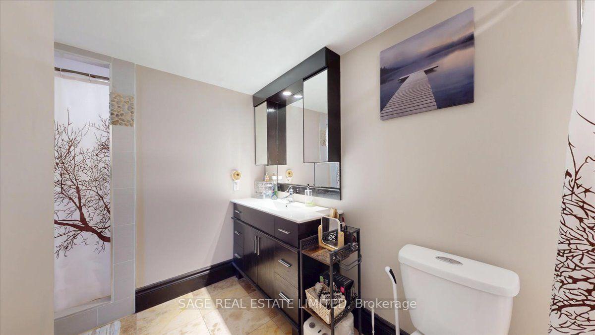 Photo 28 of 40 Panorama Court, Etobicoke, Mount Olive-Silverstone-Jamestown — HOMEH