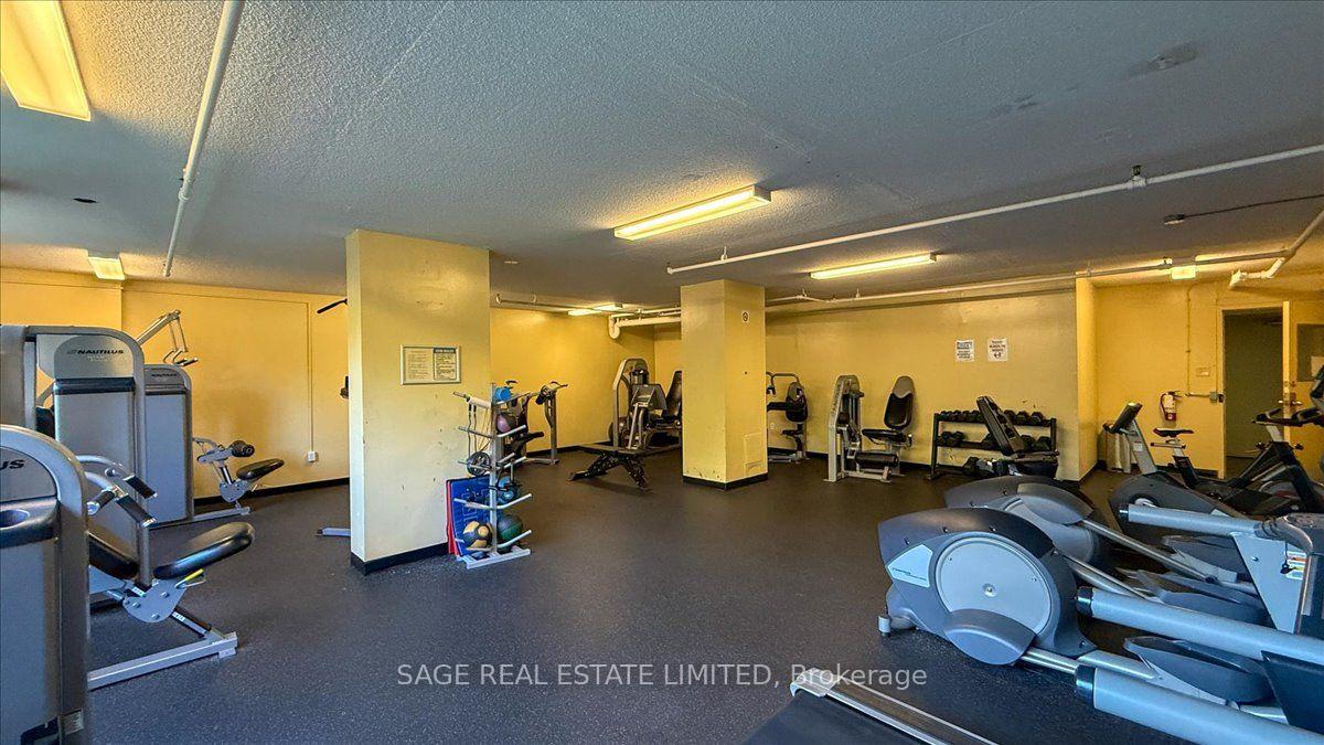 Photo 34 of 40 Panorama Court, Etobicoke, Mount Olive-Silverstone-Jamestown — HOMEH