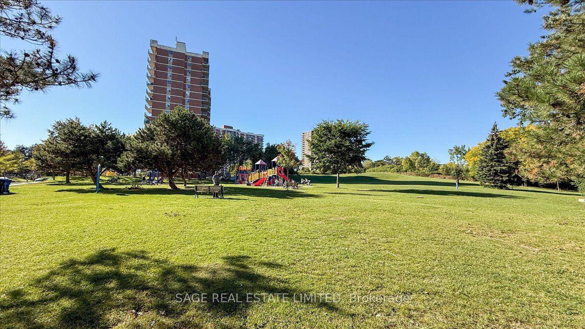 Photo 35 of 40 Panorama Court, Etobicoke, Mount Olive-Silverstone-Jamestown — HOMEH