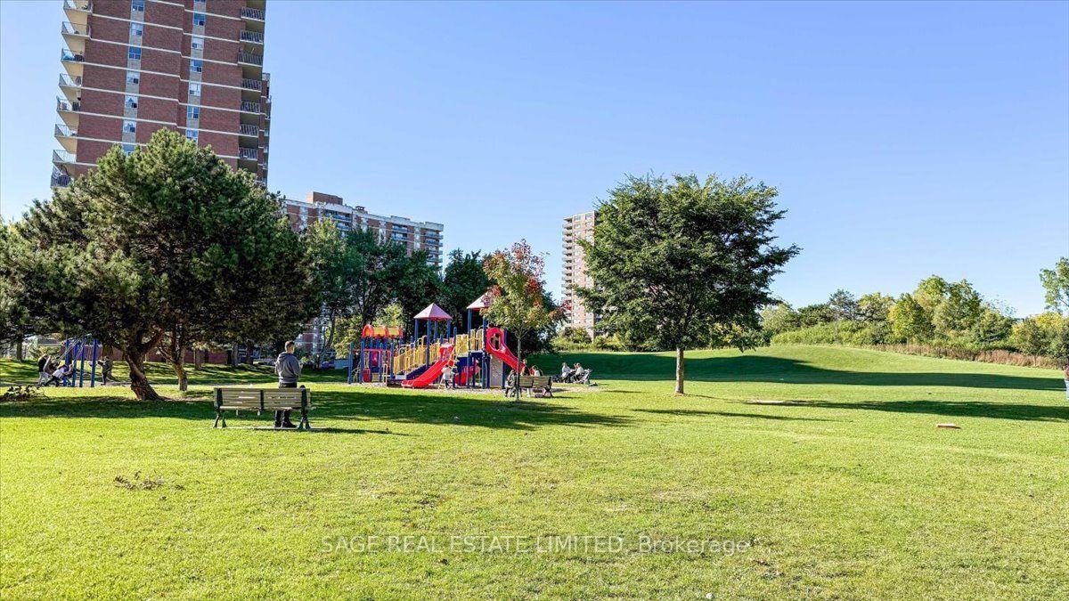 Photo 36 of 40 Panorama Court, Etobicoke, Mount Olive-Silverstone-Jamestown — HOMEH