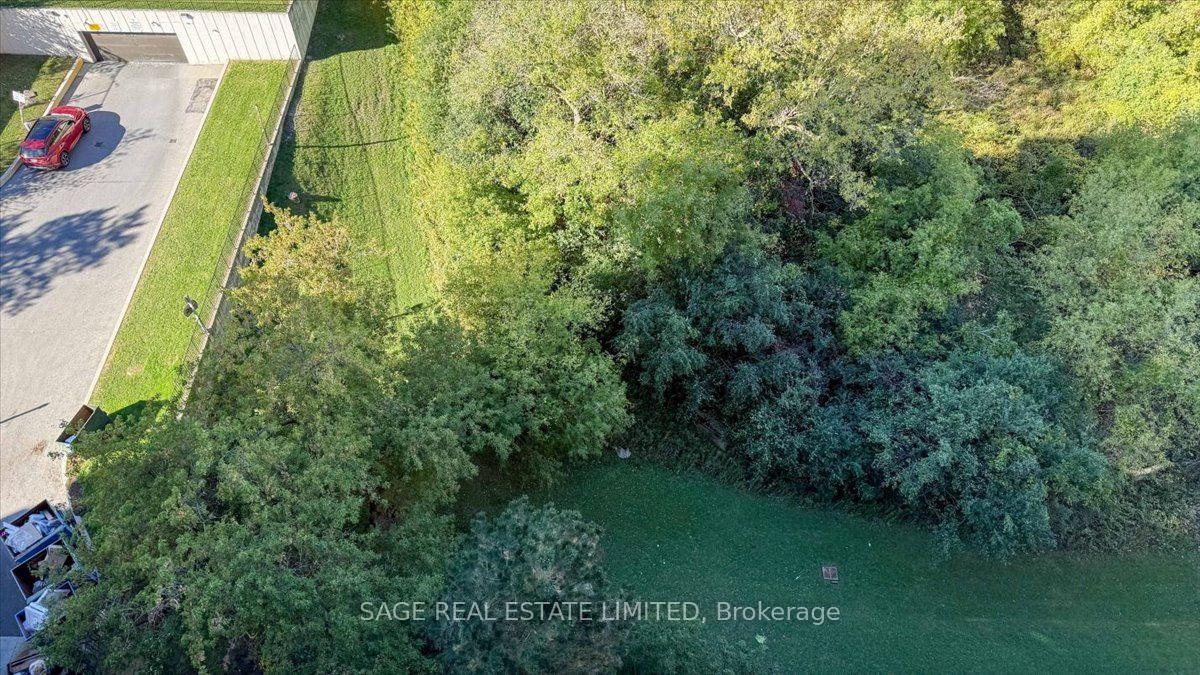 Photo 40 of 40 Panorama Court, Etobicoke, Mount Olive-Silverstone-Jamestown — HOMEH