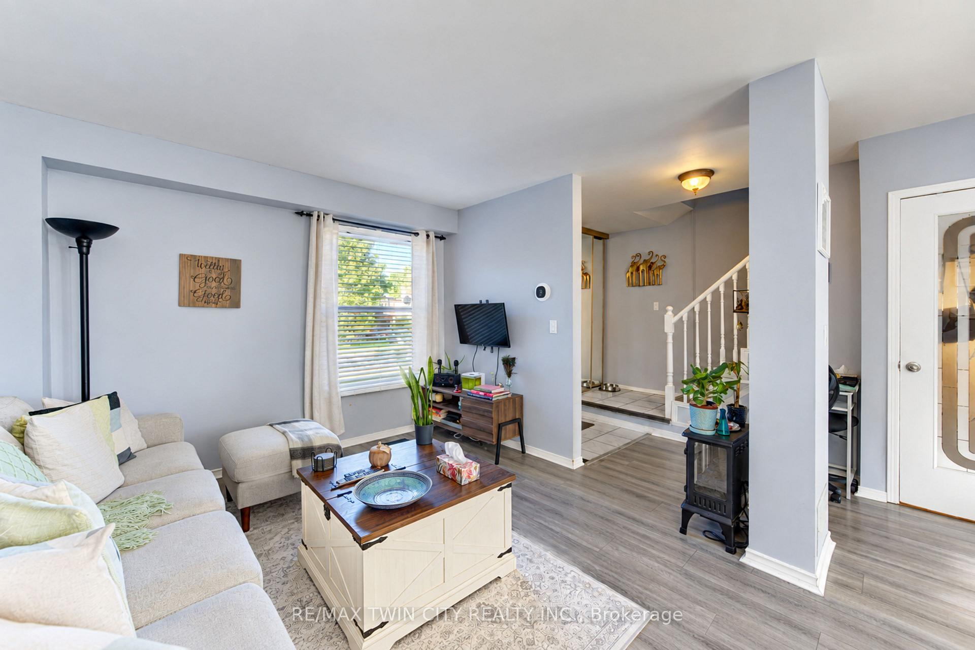 Photo 5 of 190 Nith River Way, North Dumfries, Ayr — HOMEH