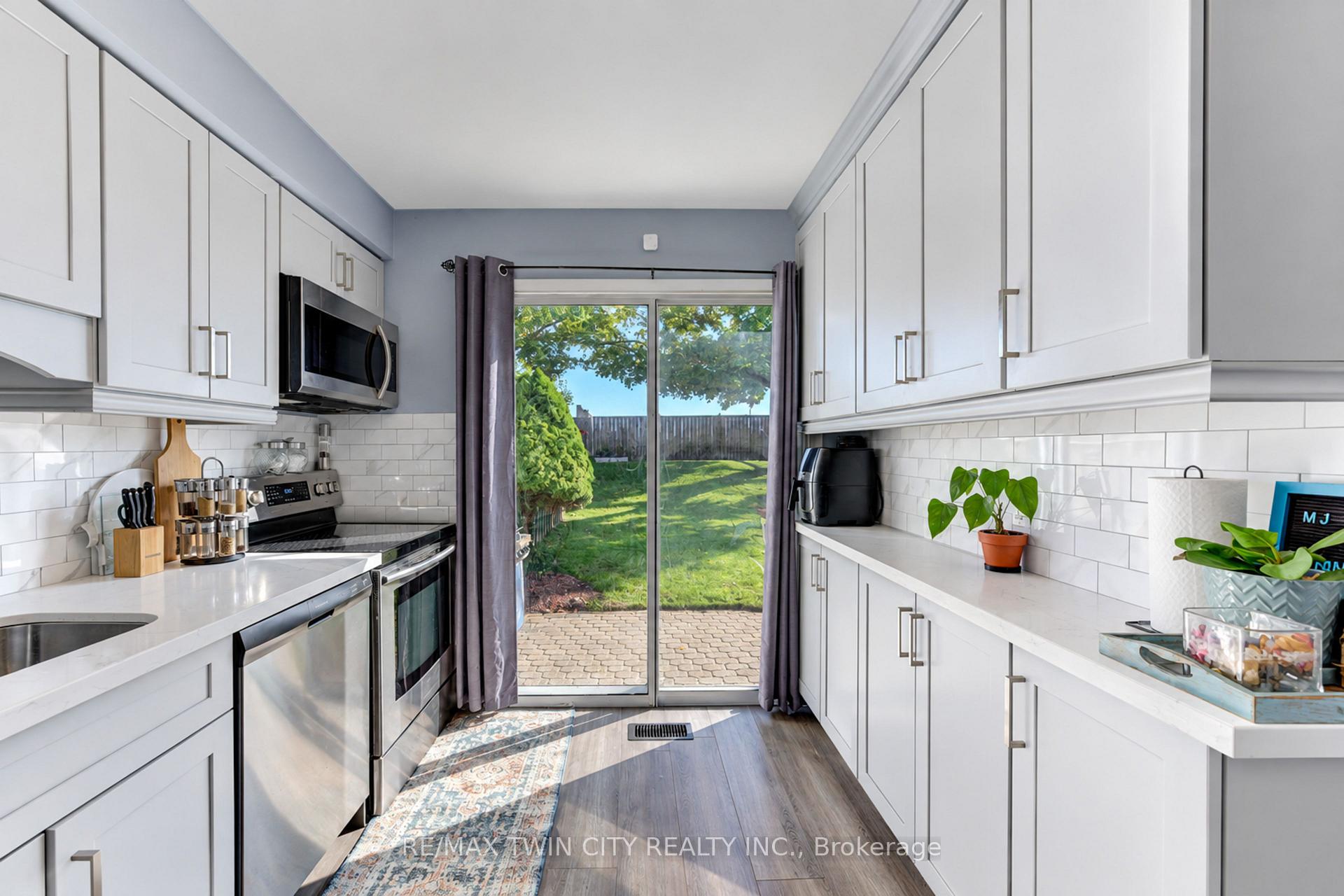 Photo 11 of 190 Nith River Way, North Dumfries, Ayr — HOMEH