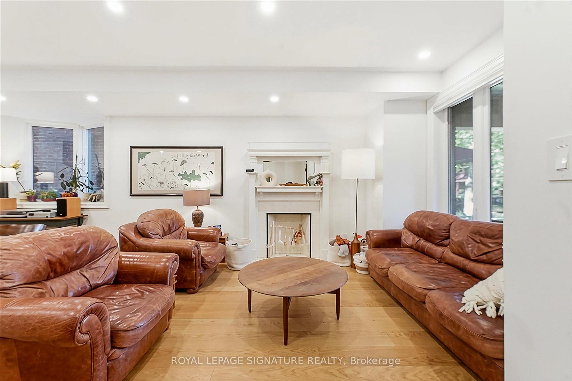Photo 5 of 350 Delaware Avenue, Toronto, Dovercourt-Wallace Emerson-Junction — HOMEH