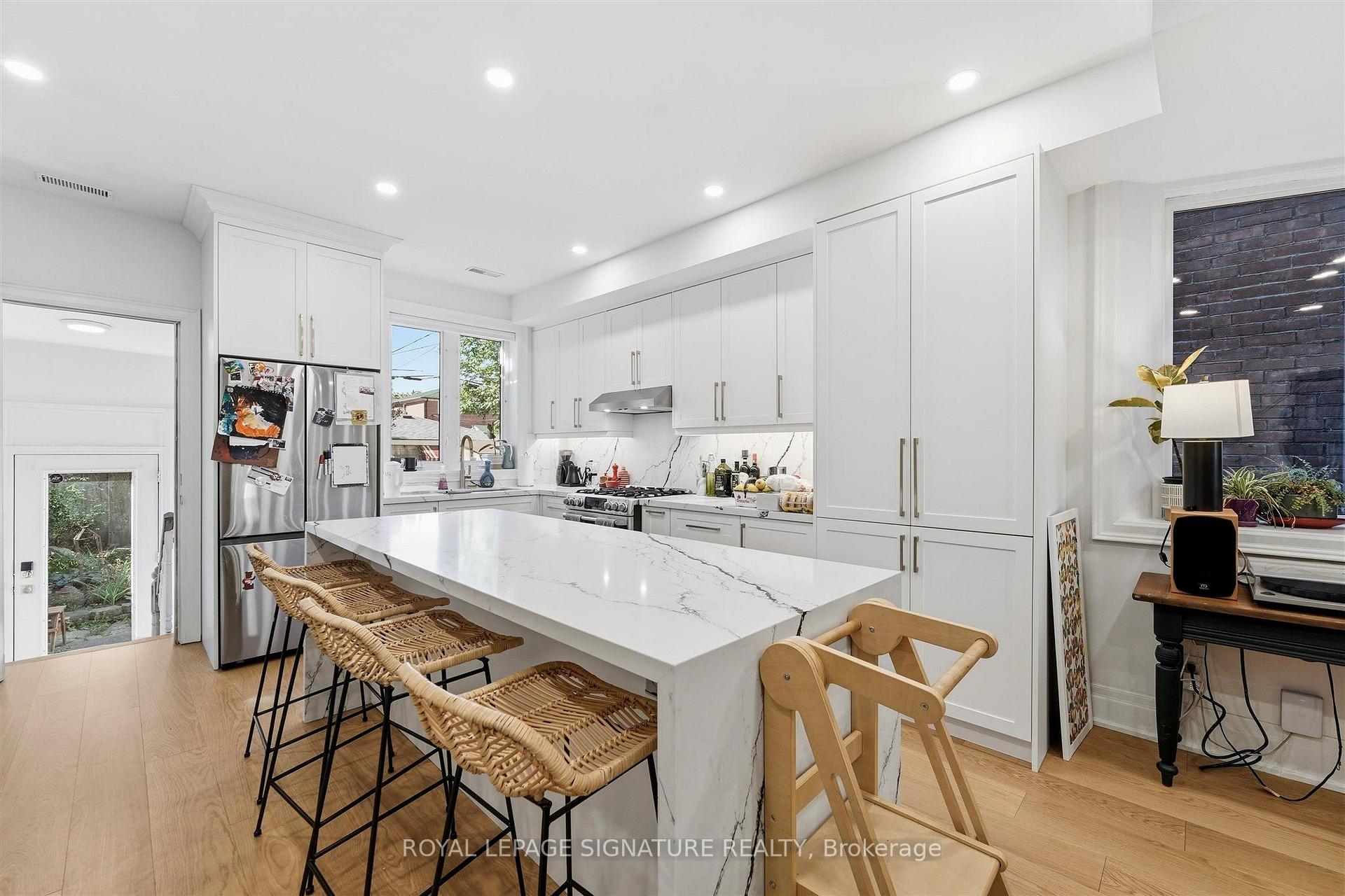 Photo 10 of 350 Delaware Avenue, Toronto, Dovercourt-Wallace Emerson-Junction — HOMEH