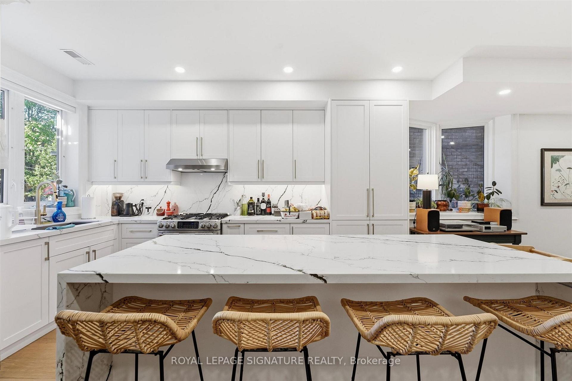 Photo 11 of 350 Delaware Avenue, Toronto, Dovercourt-Wallace Emerson-Junction — HOMEH