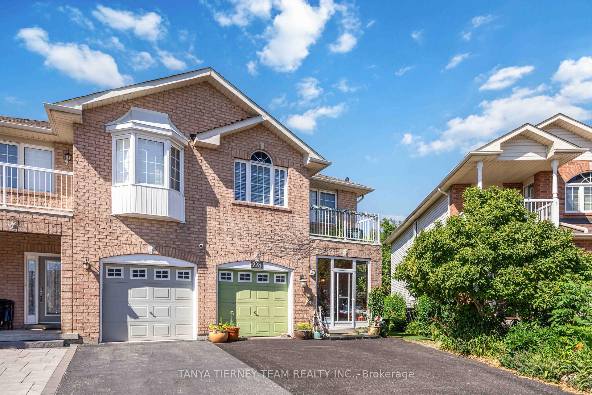 Photo 4 of 228 Shadow Place, Pickering, Rouge Park — HOMEH