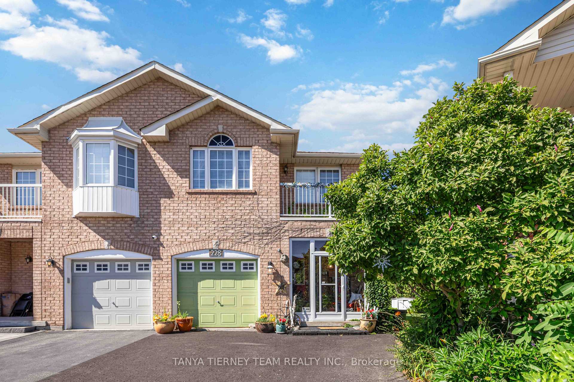 Photo 5 of 228 Shadow Place, Pickering, Rouge Park — HOMEH