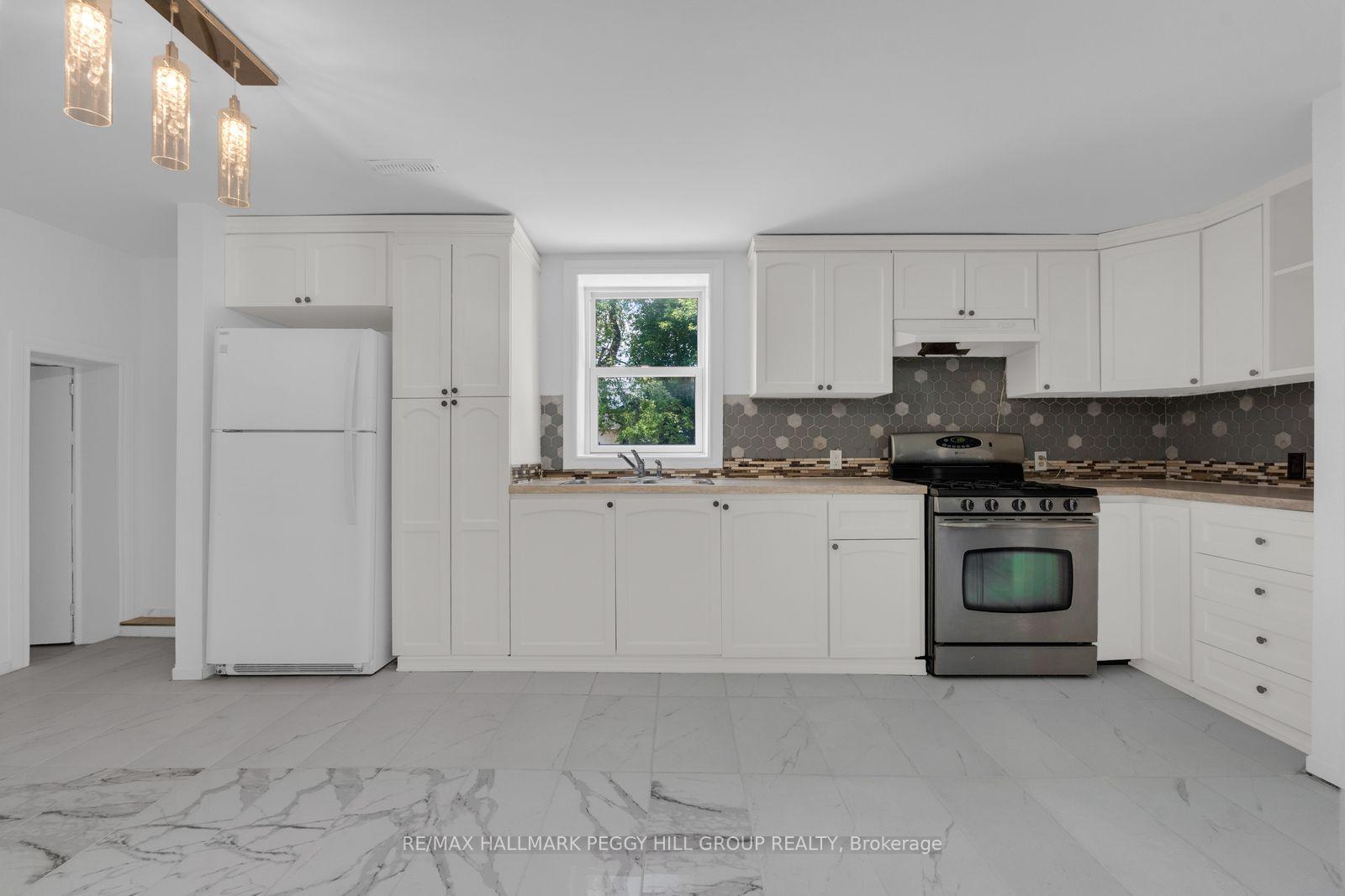 Photo 8 of 132 Queen Street W, Springwater, Elmvale — HOMEH