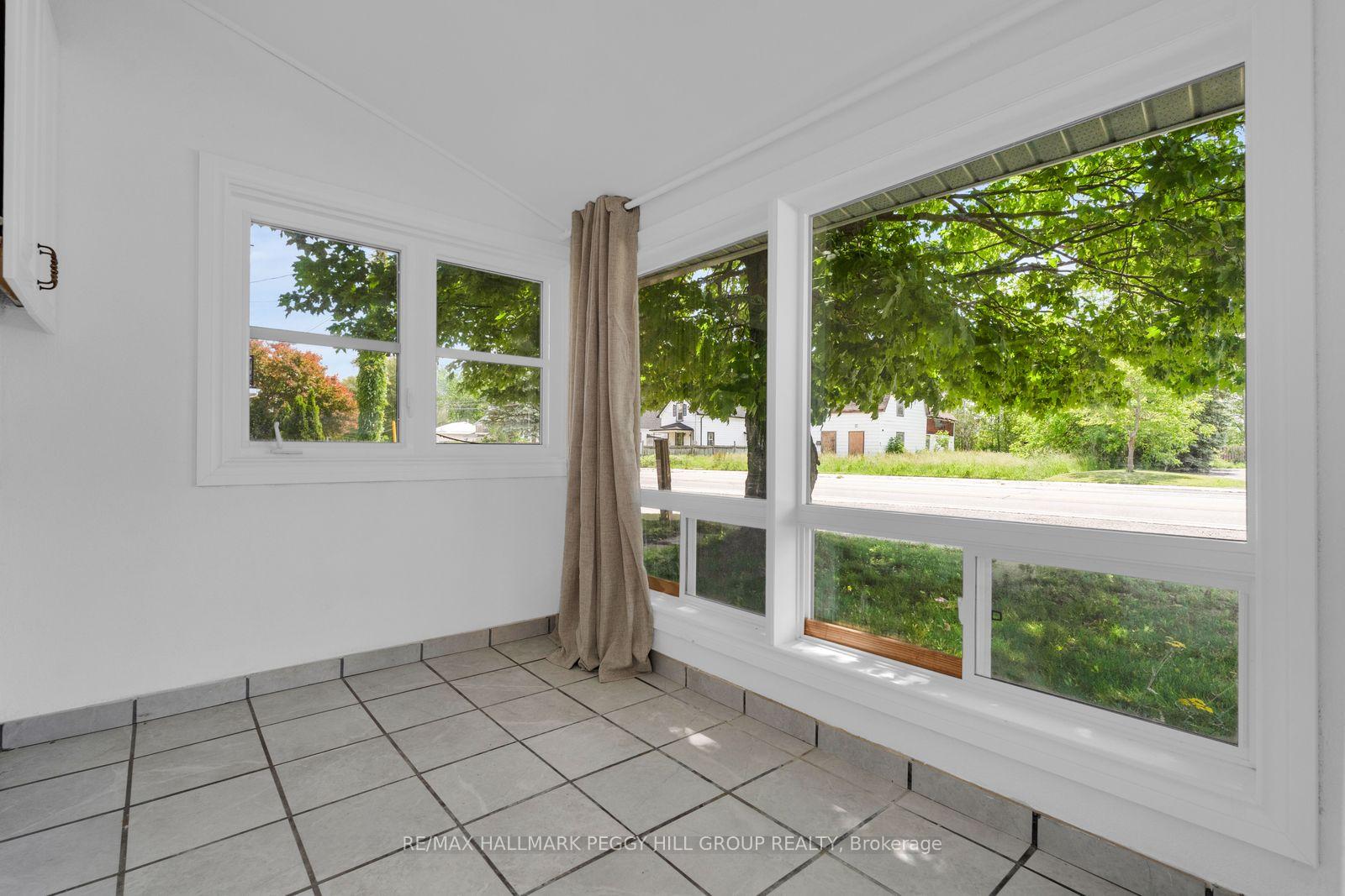 Photo 11 of 132 Queen Street W, Springwater, Elmvale — HOMEH