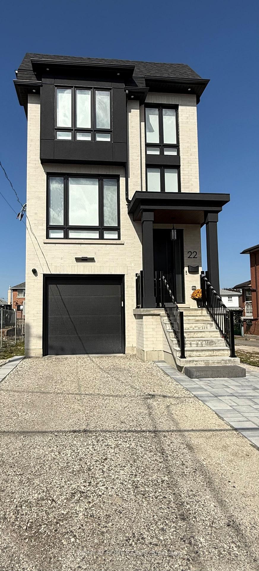 Photo 4 of 20 Maple Bush Avenue, North York, Humberlea-Pelmo Park — HOMEH
