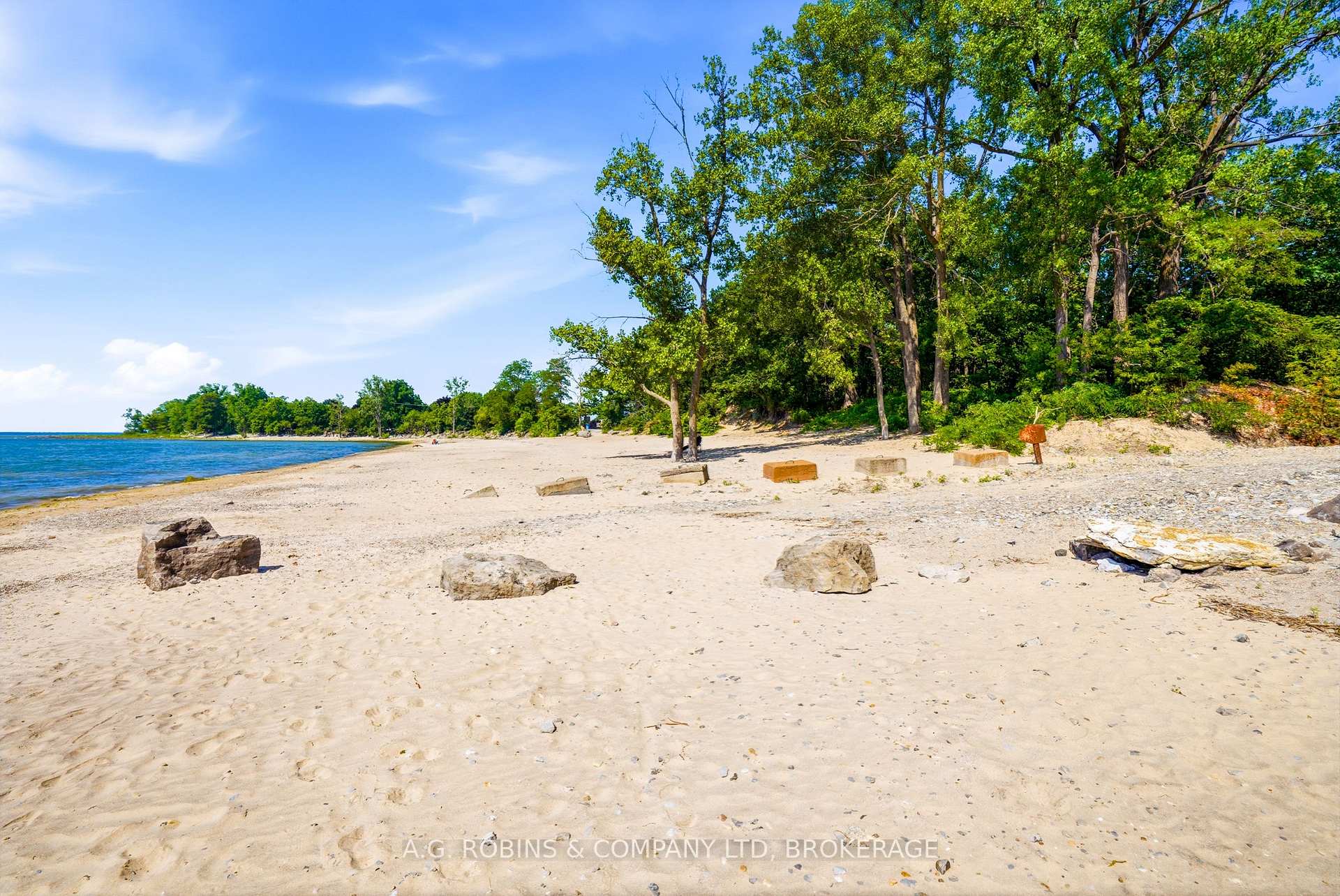 Photo 4 of 10448 Lakeshore Road, Wainfleet, Lakeshore — HOMEH
