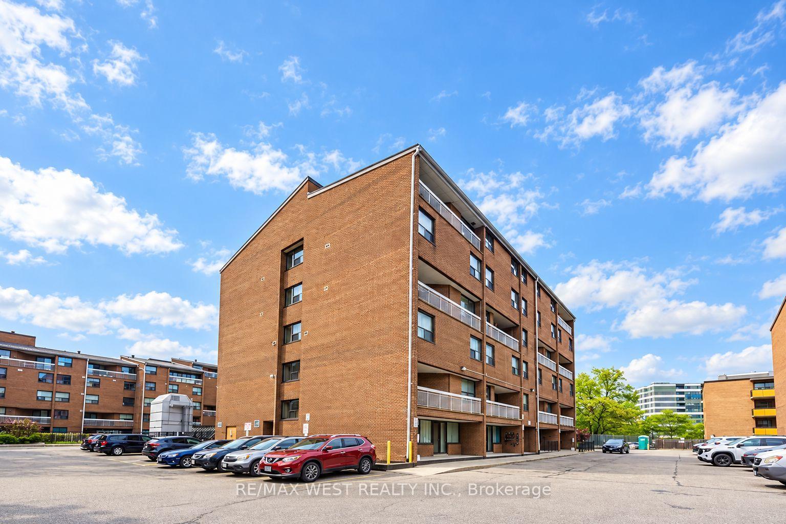 Photo of Unit 306, 4062 Lawrence Avenue E