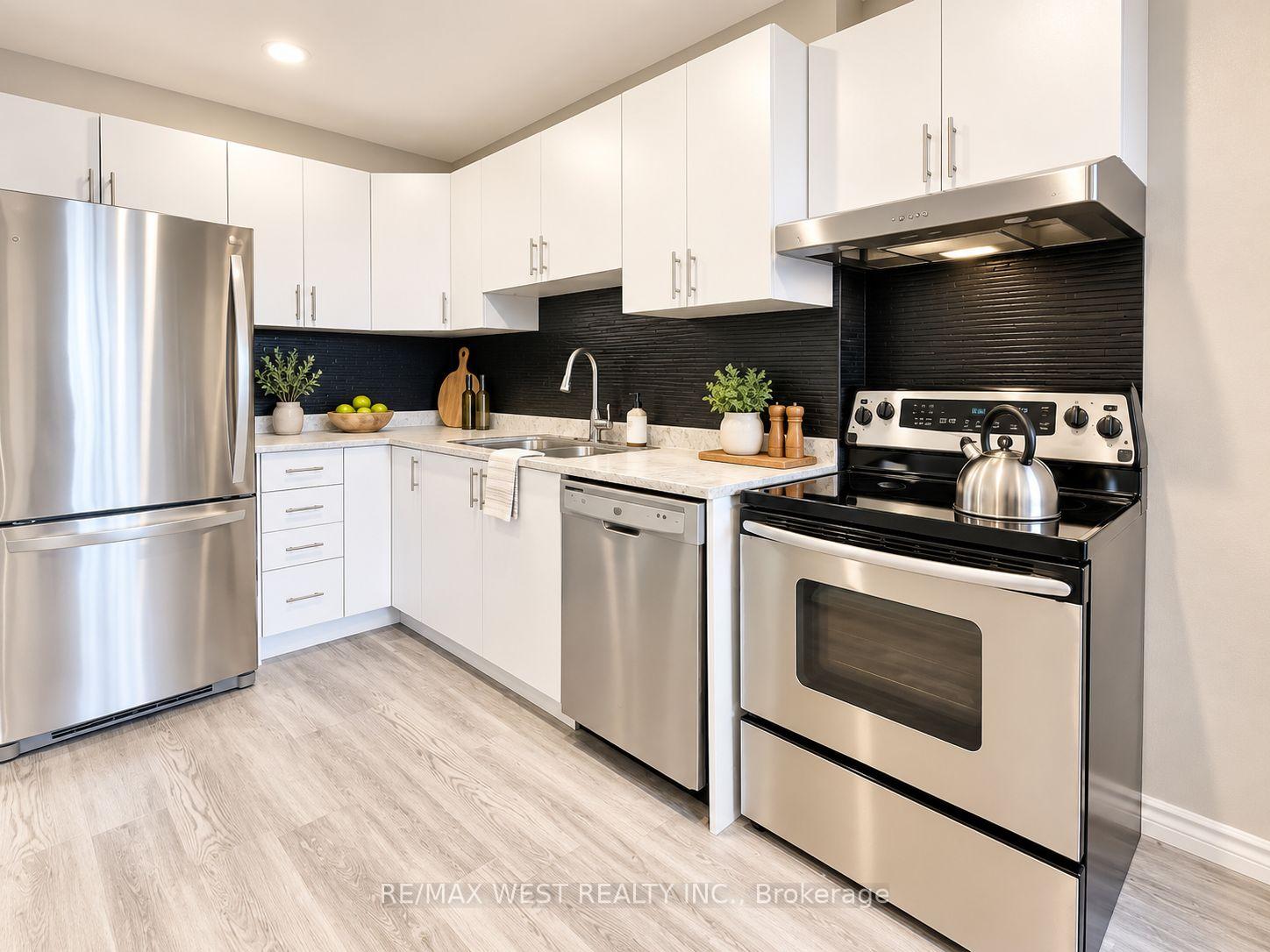 Photo 6 of Unit 306, 4062 Lawrence Avenue E, Scarborough, West Hill — HOMEH