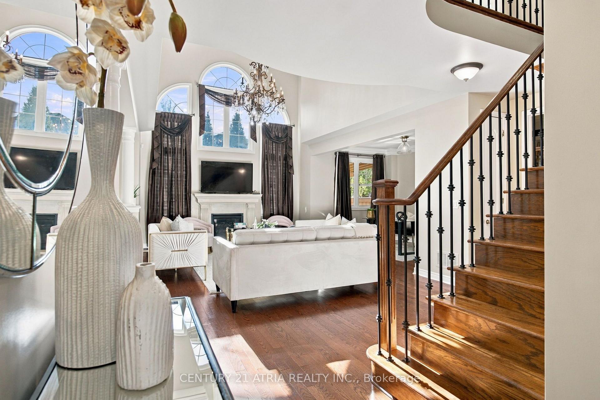 Photo 10 of 48 William Bowes Boulevard, Vaughan, Maple — HOMEH
