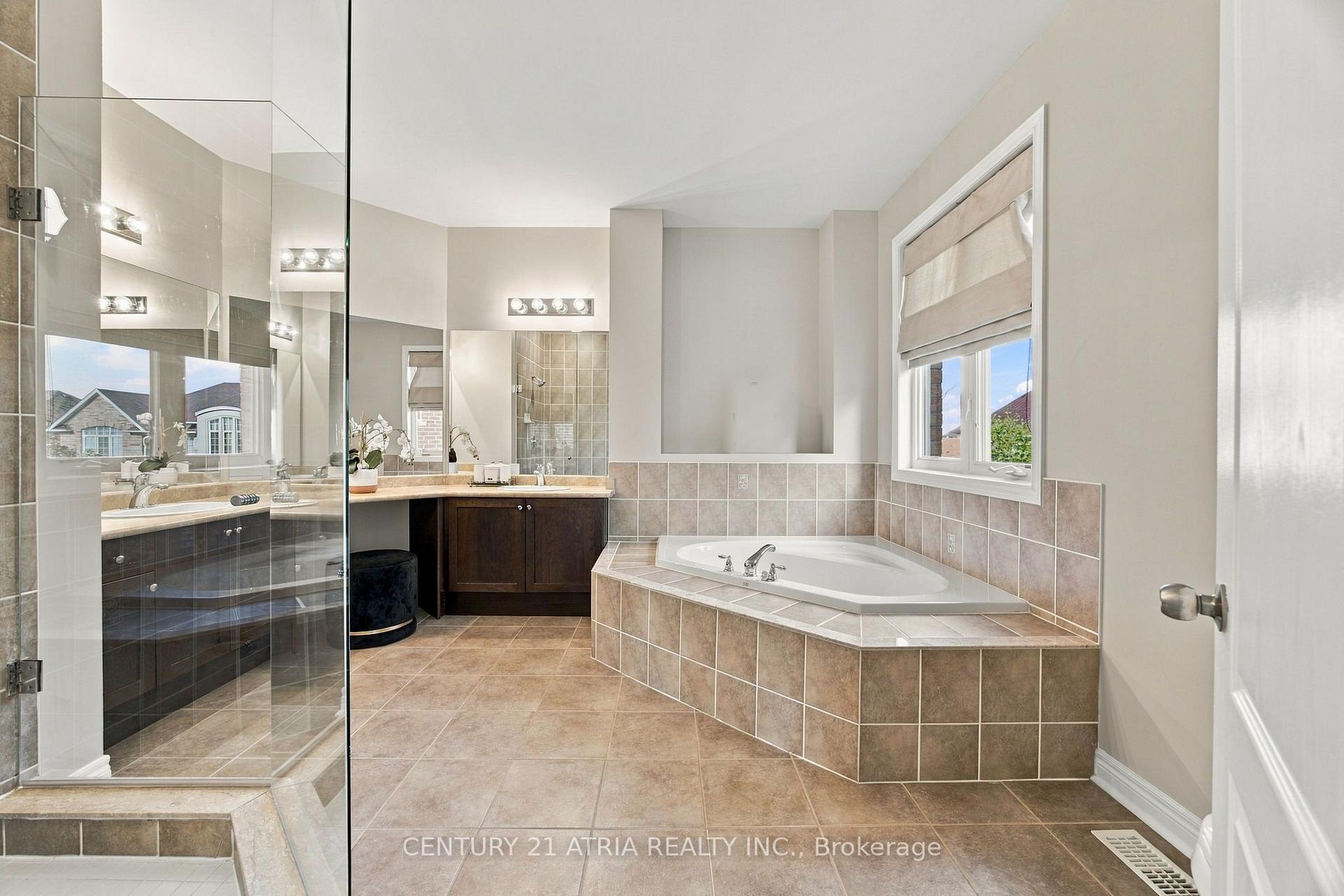 Photo 28 of 48 William Bowes Boulevard, Vaughan, Maple — HOMEH