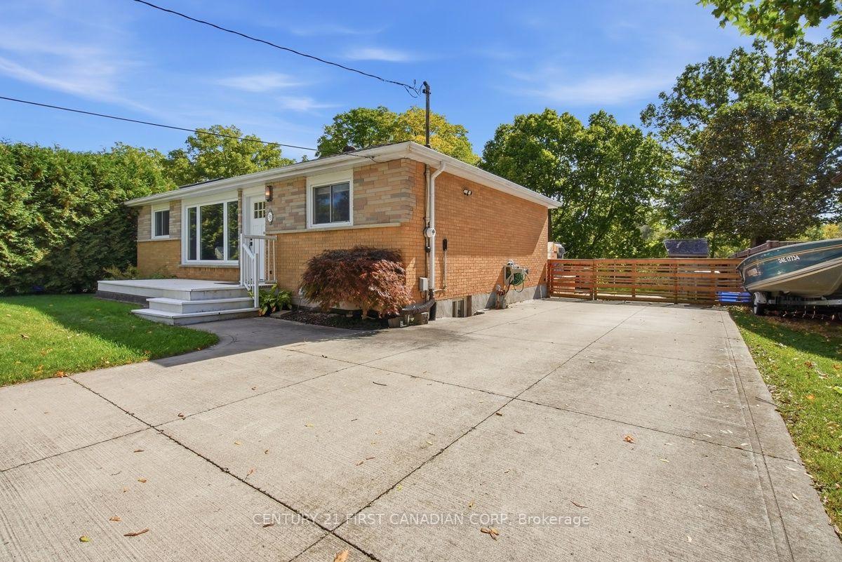 Photo 2 of 39 Dale Drive, Thames Centre, Dorchester — HOMEH