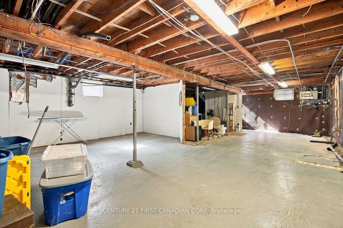 Photo 25 of 39 Dale Drive, Thames Centre, Dorchester — HOMEH