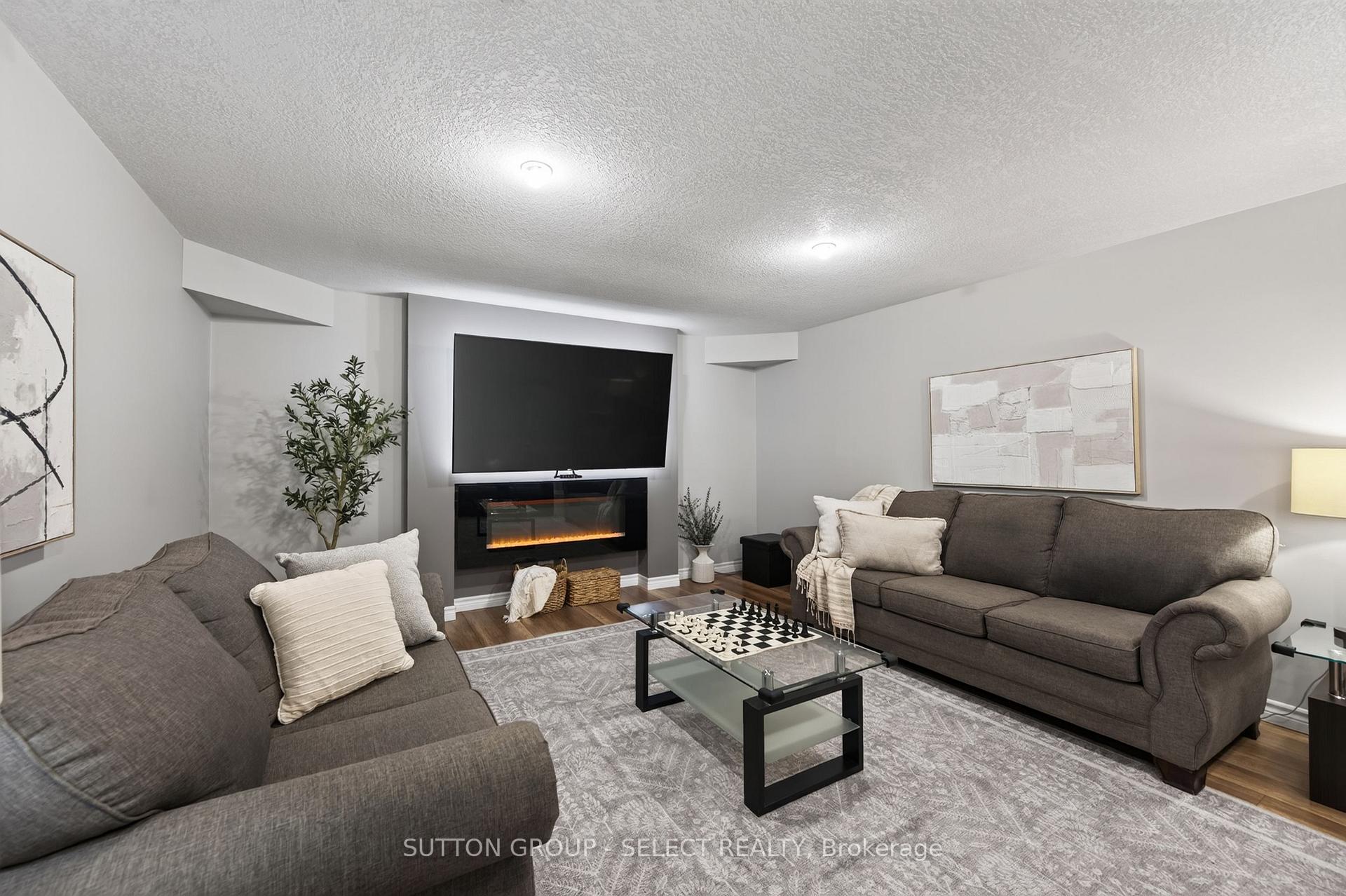 Photo 37 of 881 Foxcreek Road, London, North S — HOMEH
