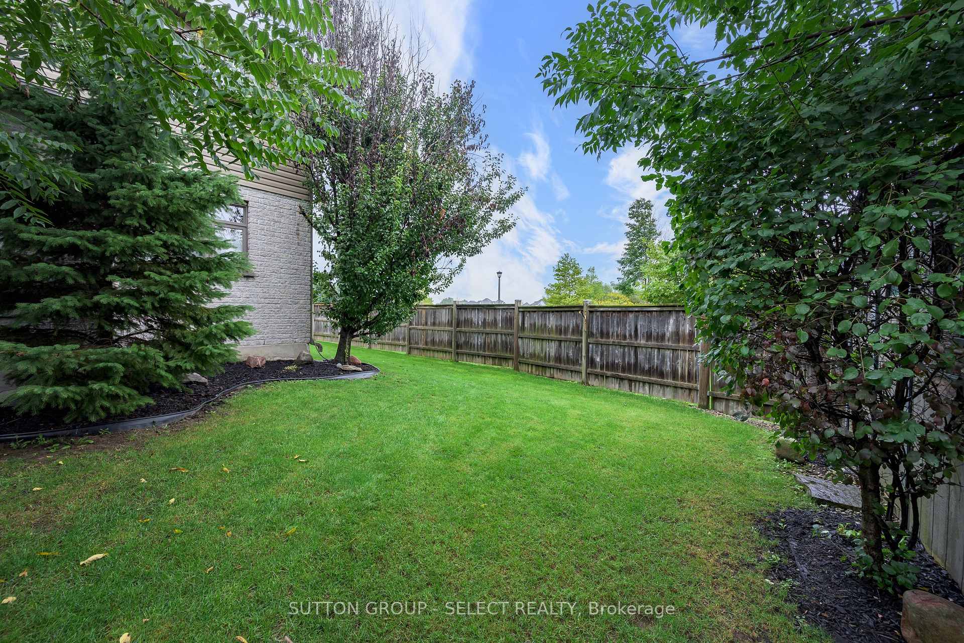 Photo 43 of 881 Foxcreek Road, London, North S — HOMEH