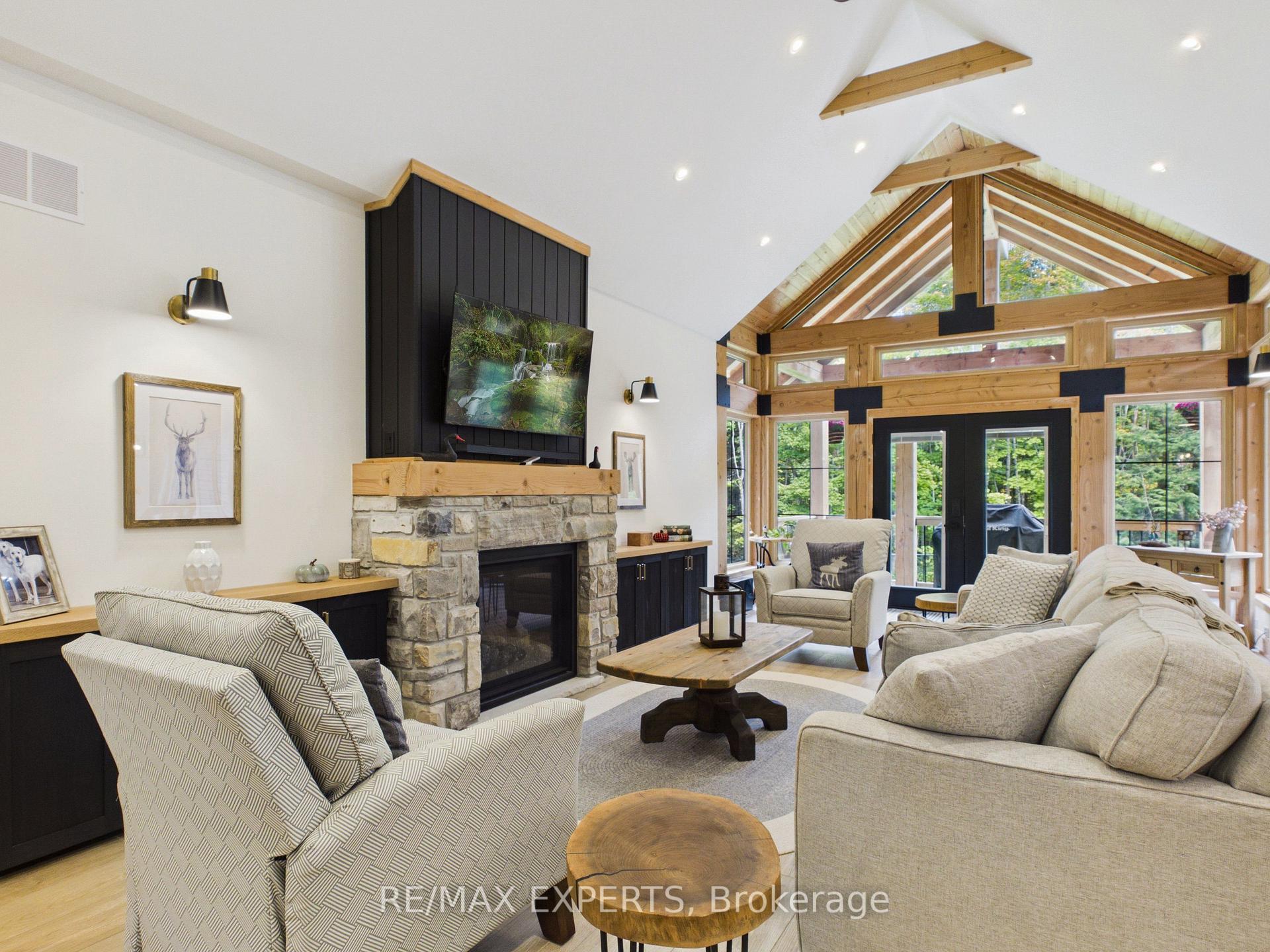Photo 2 of 1072 Xavier Street, Gravenhurst, Morrison — HOMEH