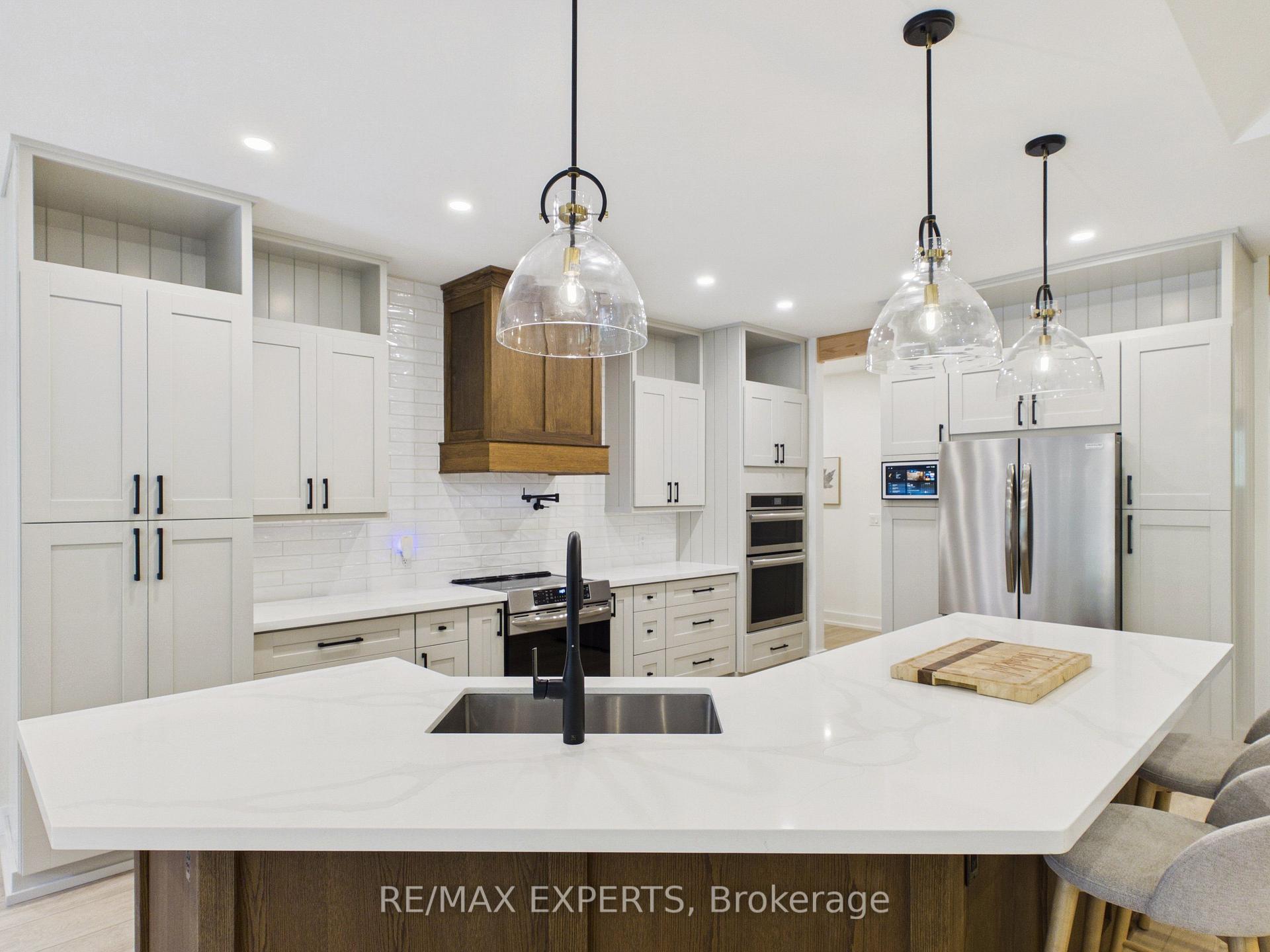 Photo 3 of 1072 Xavier Street, Gravenhurst, Morrison — HOMEH